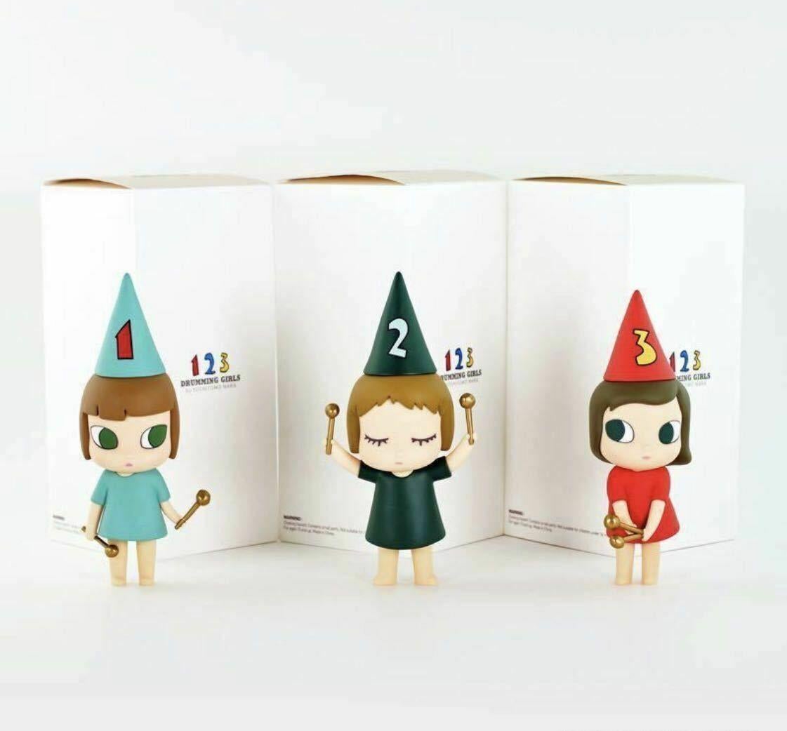 Yoshitomo Nara 123 Conjunto de Niñas Tamborileras Esculturas de Arte Contemporáneo