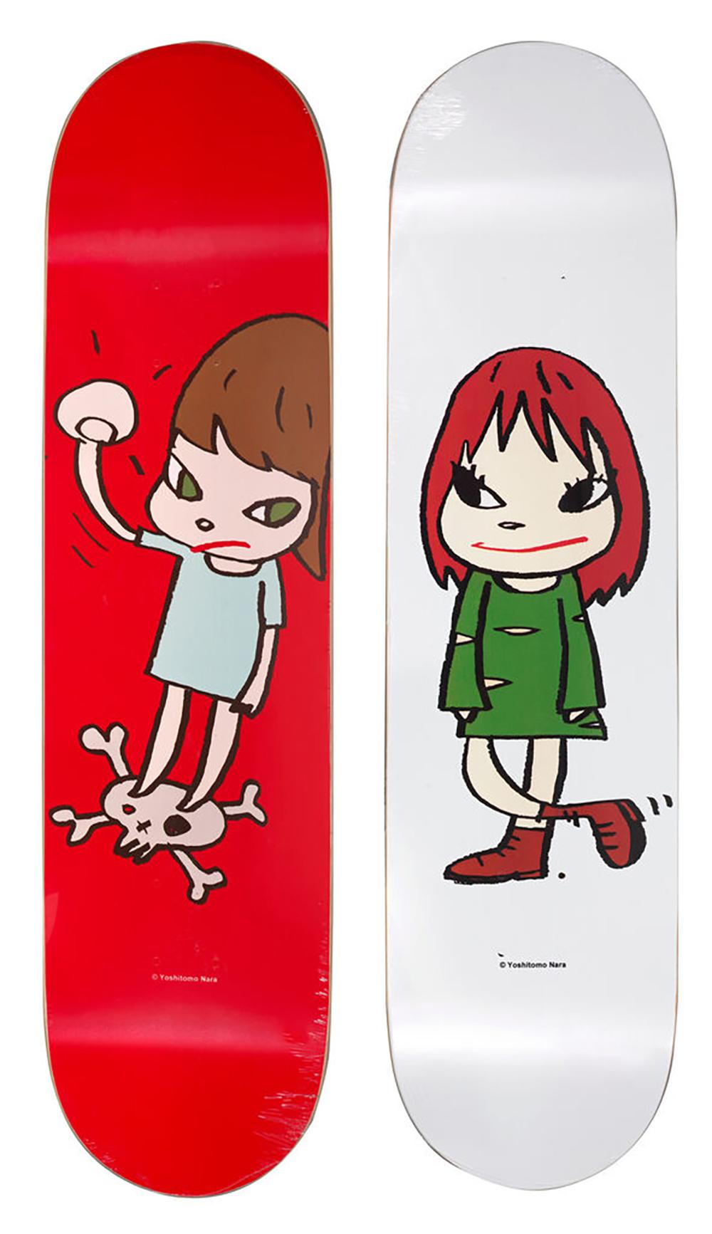 Yoshitomo Nara MoMA Skateboard Decks (vollständiger Satz von 2 Werken):
Diese Skateboard-Decks von Yoshitomo Nara wurden im MoMa New York veröffentlicht und 2017 unter der Aufsicht von Nara mit seinen Kunstwerken "Welcome Girl" (links) und "Solid