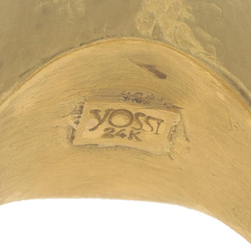 YOSSI Rachel Diamond Cluster Bague en or jaune 24k Round .13ctw martelé en vente 2