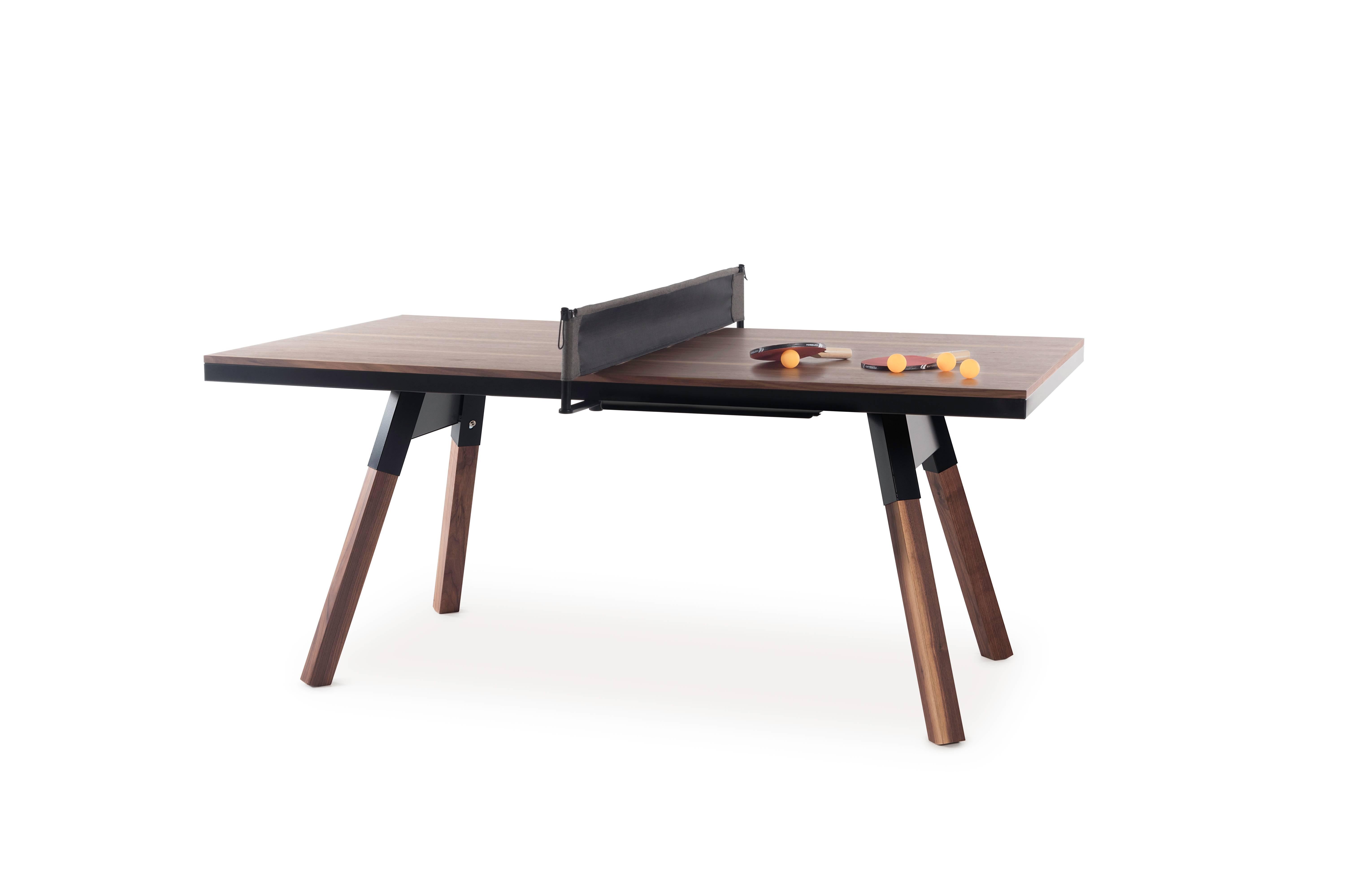 With our wood topped Small You and Me ping-pong table, we’ve taken our playful attitude indoors. Wood offers comfort and elegance, while sportiness blends in seamlessly in new settings. There’s a place for everything with a You and Me. There’s a