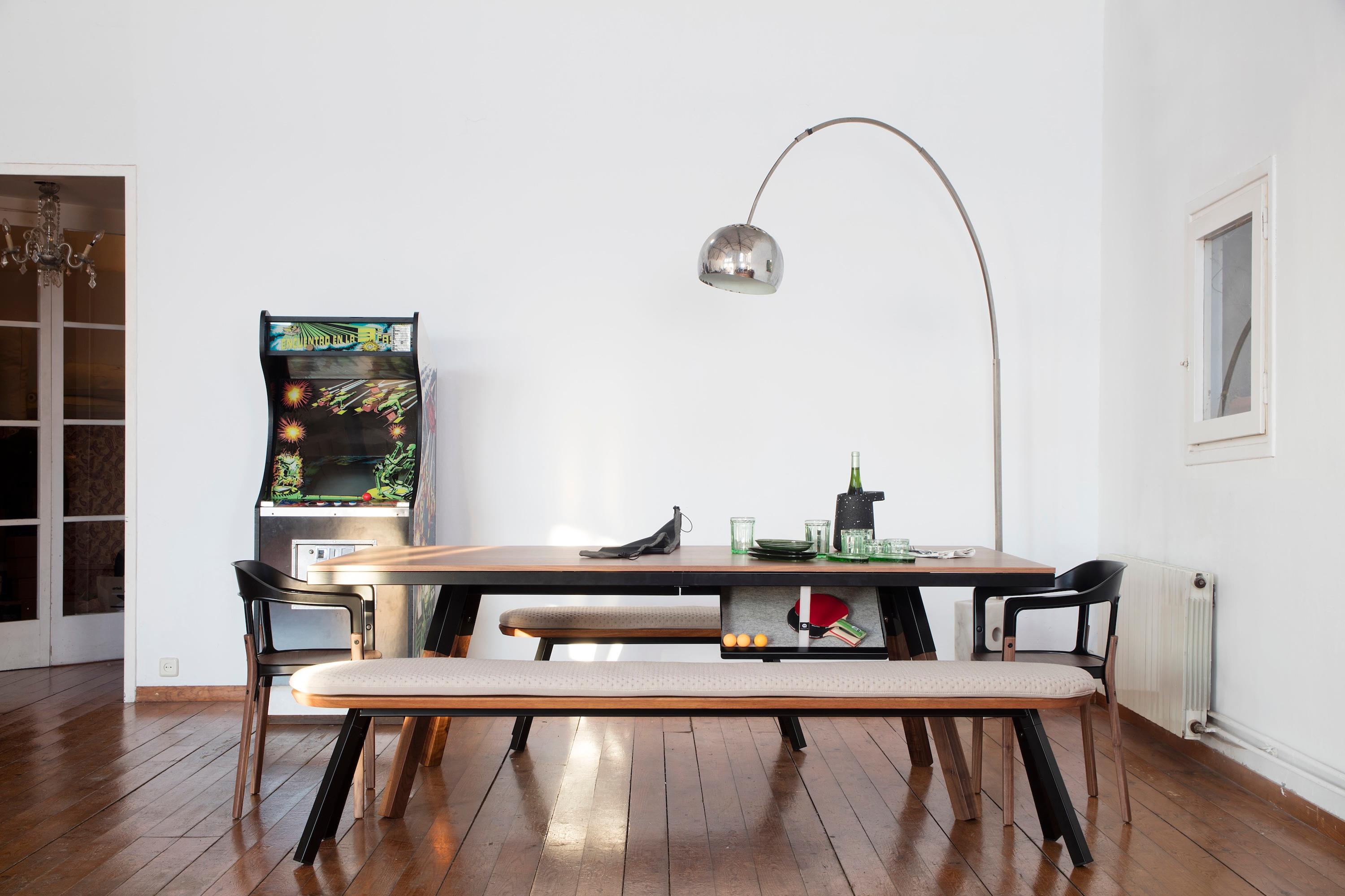Mesa de ping-pong de interior You and Me de RS Barcelona en madera de roble y negro en Nuevo estado para la venta en Rhinebeck, NY