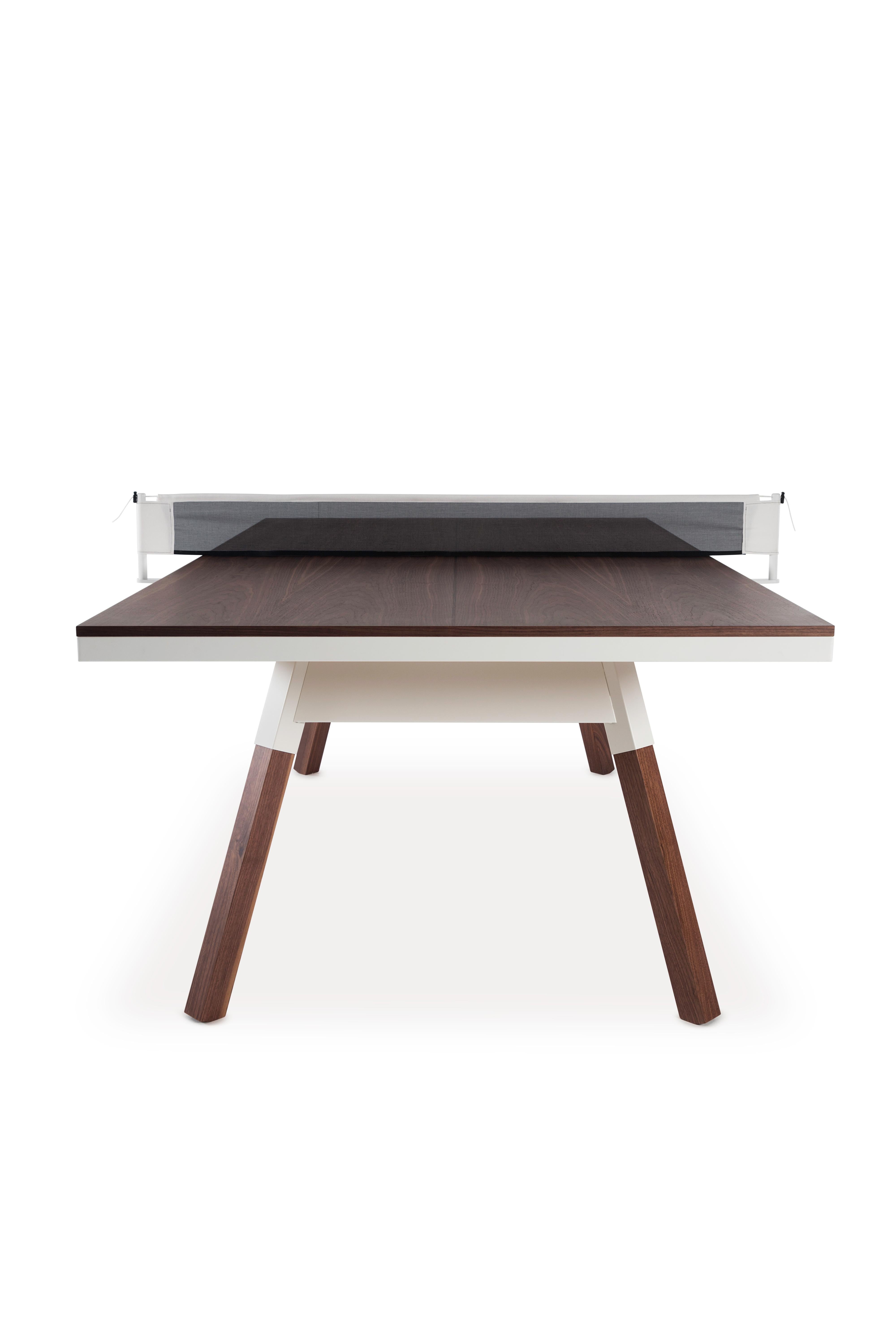 Acier inoxydable Table de ping-pong d'intérieur You and Me de RS Barcelona en bois de noyer et blanc en vente