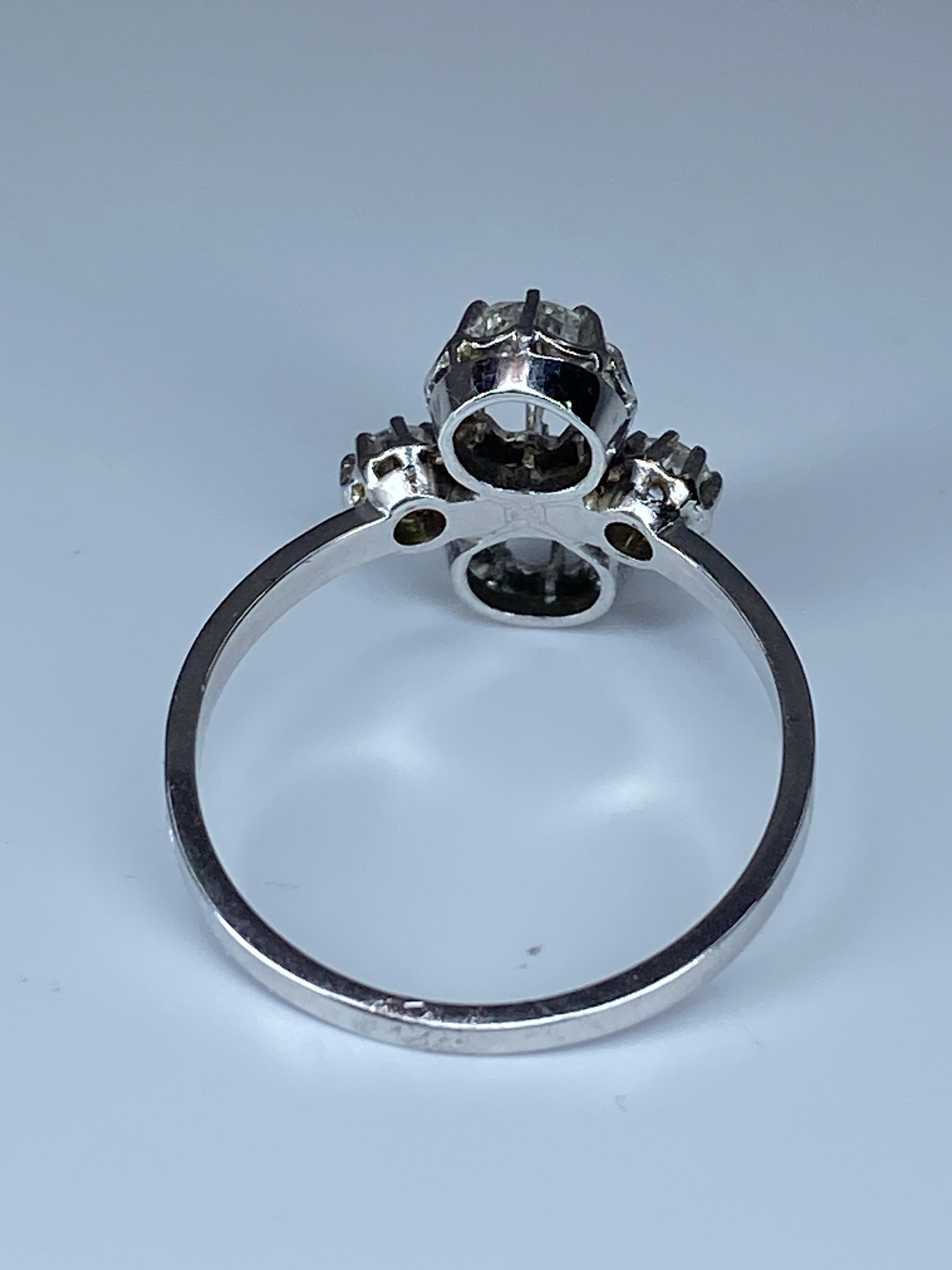Du und ich Ring aus 18 Karat Gold und Platin mit Diamanten besetzt, um 1930 im Angebot 3
