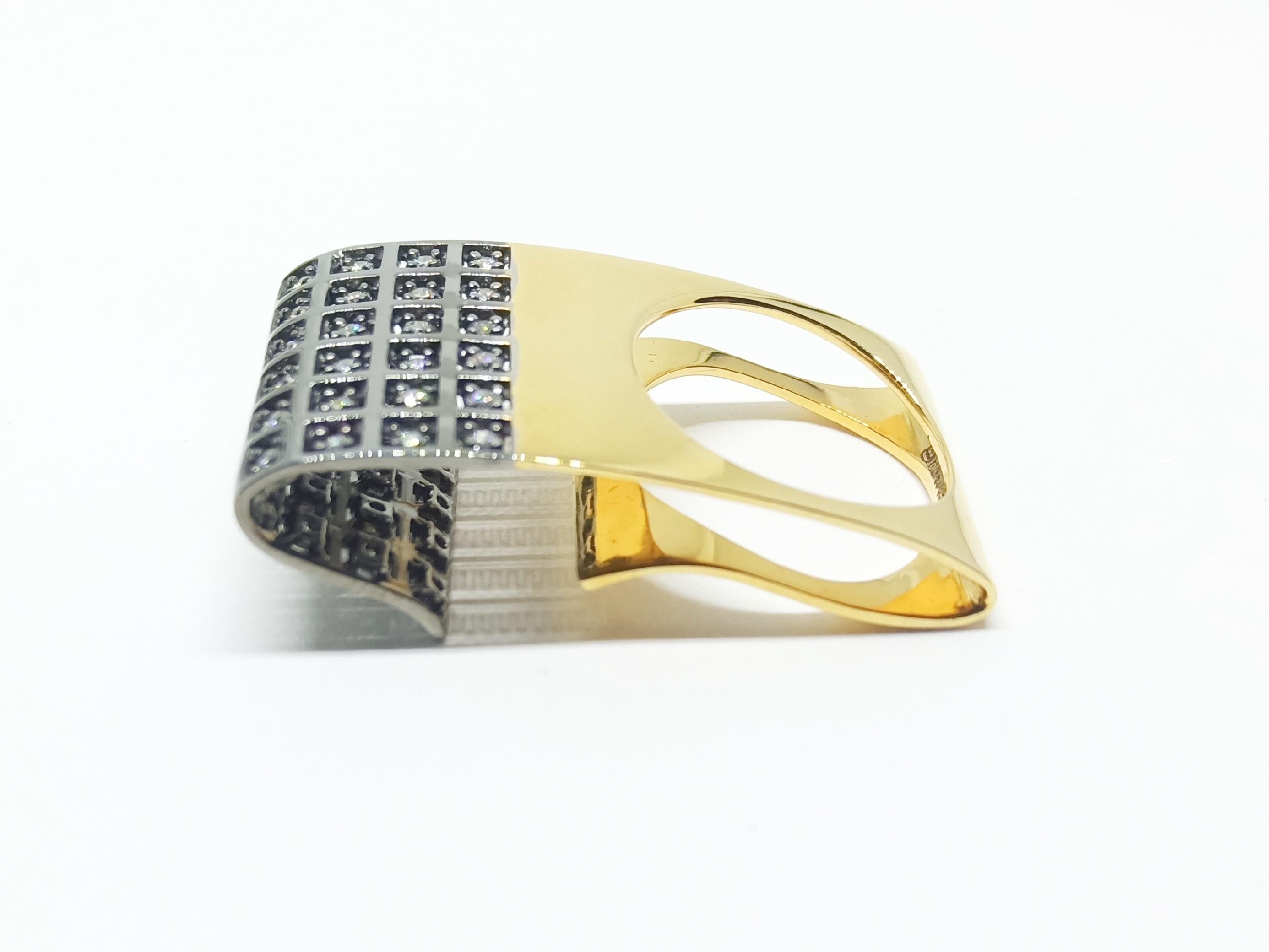 Exceptions Exult with Contemporary One of a Kind White Diamond Gold Fashion Ring For Sale 1
