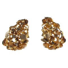 You Grab Eyeballs Without Worrying Being Xeroxed, White Diamond Gold Earrings