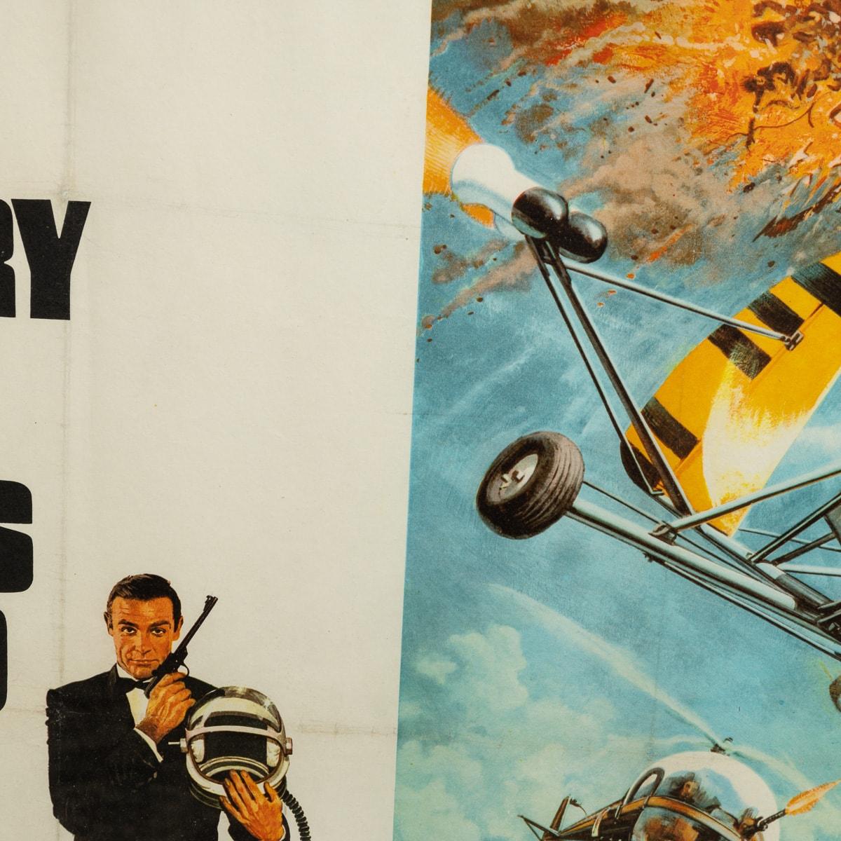 „You Only Live Twice“ (1967) Poster, Britisch, Stil B (Little Nelly) im Angebot 2
