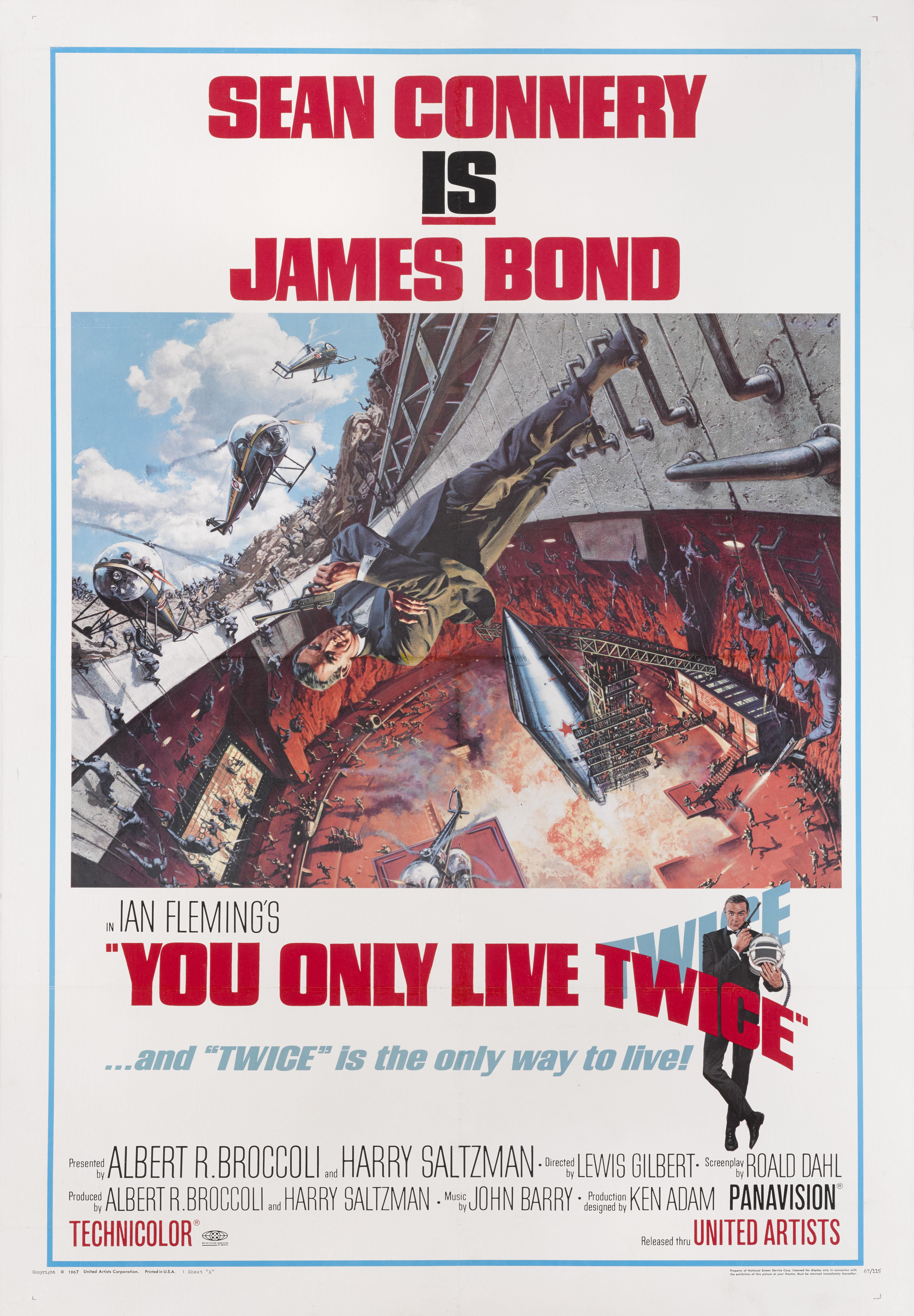 Affiche originale de style américain pour le cinquième film de James Bond.
Il s'agit de l'une des trois affiches de style différent produites pour la publicité du film.
Le service de publicité pour la sortie du film a vraiment mis le paquet sur sa
