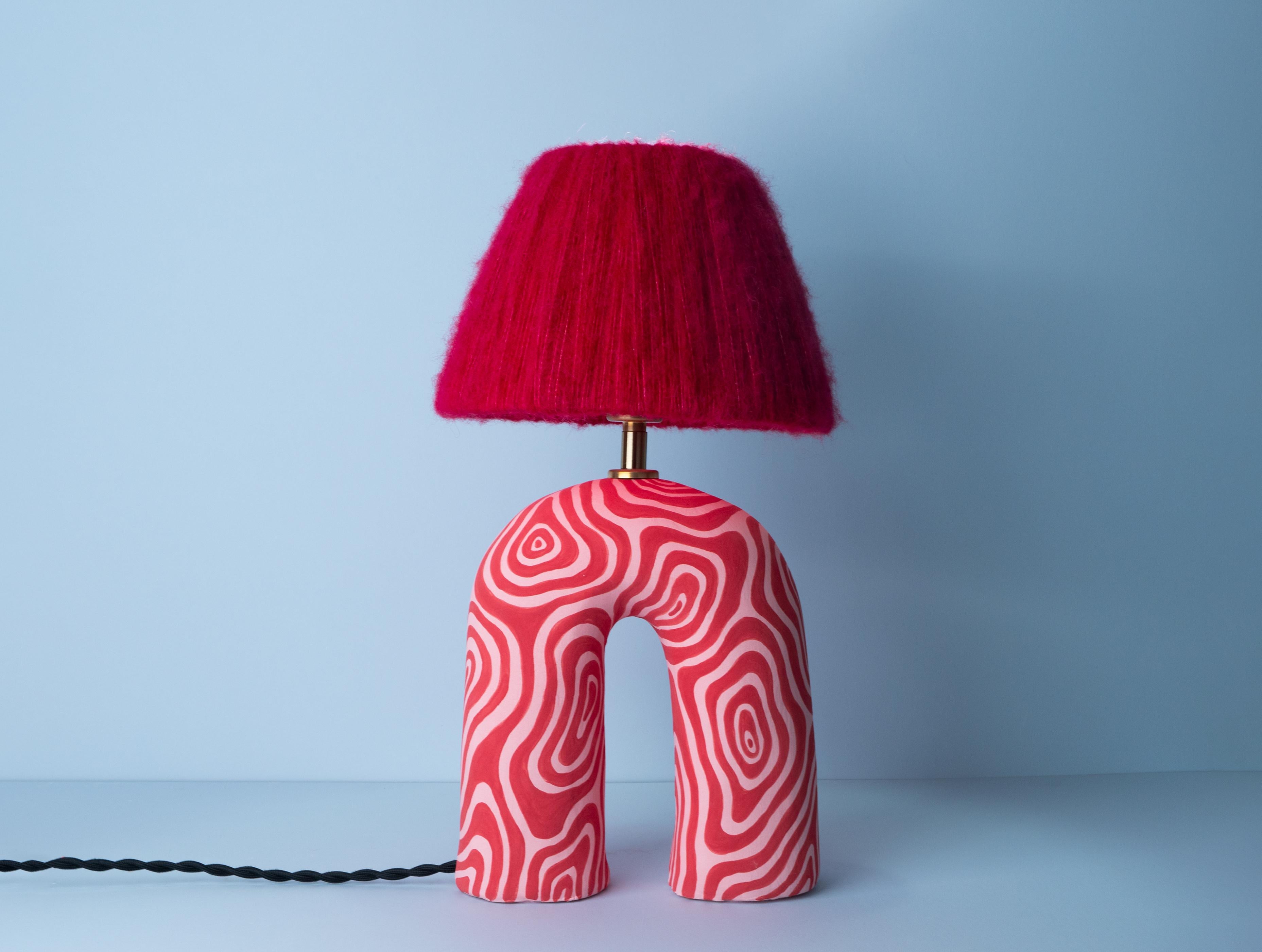 Lampe de table « You » rouge et rose tourbillonnant (Matte) en vente 2