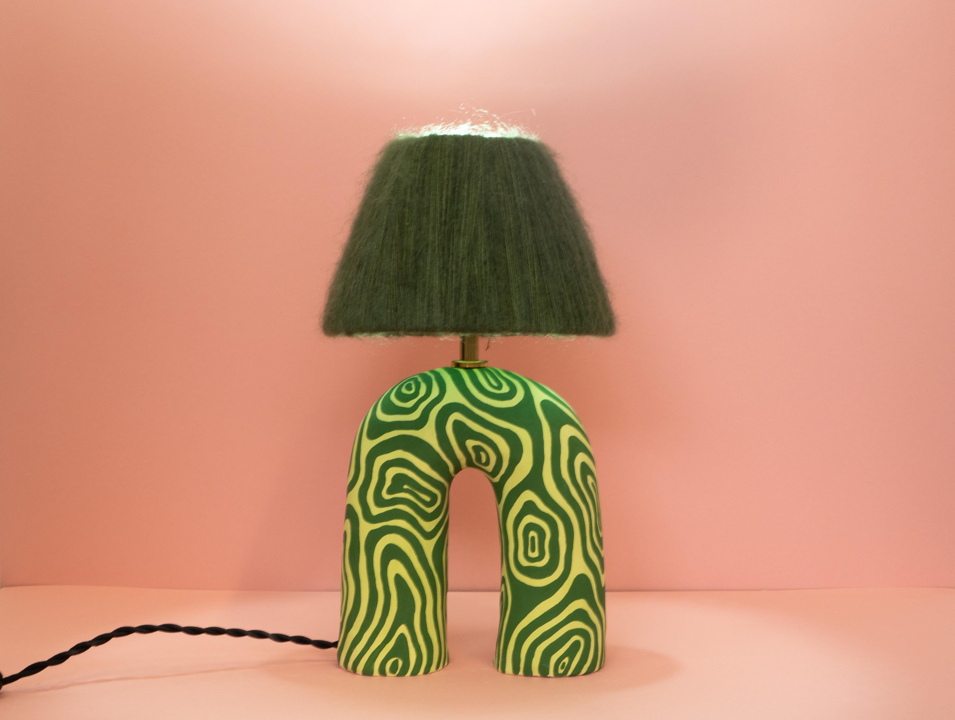 Lampe de table « You » deux tons de tourbillon vert (Matte) en vente 1