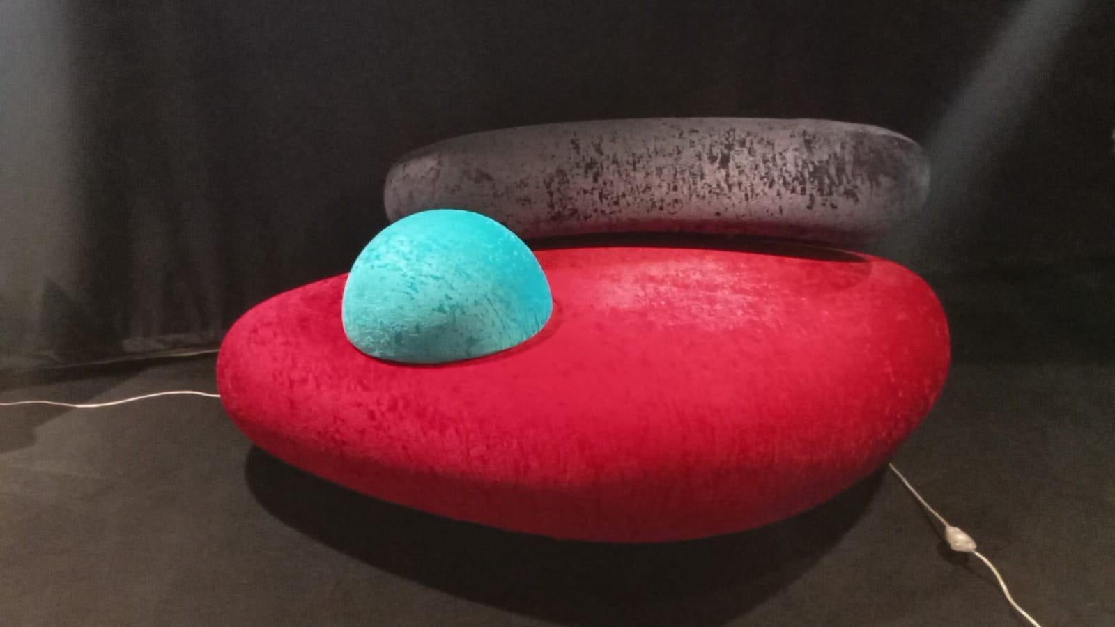 Canapé modèle Youmellow conçu par Gianni Arnaudo et produit par Gugliermetto Experience, années 2021. Structure du canapé en métal et bois avec padding en polyuréthane, dossier et assise recouverts de velours bi-élastique, entièrement déhoussable et
