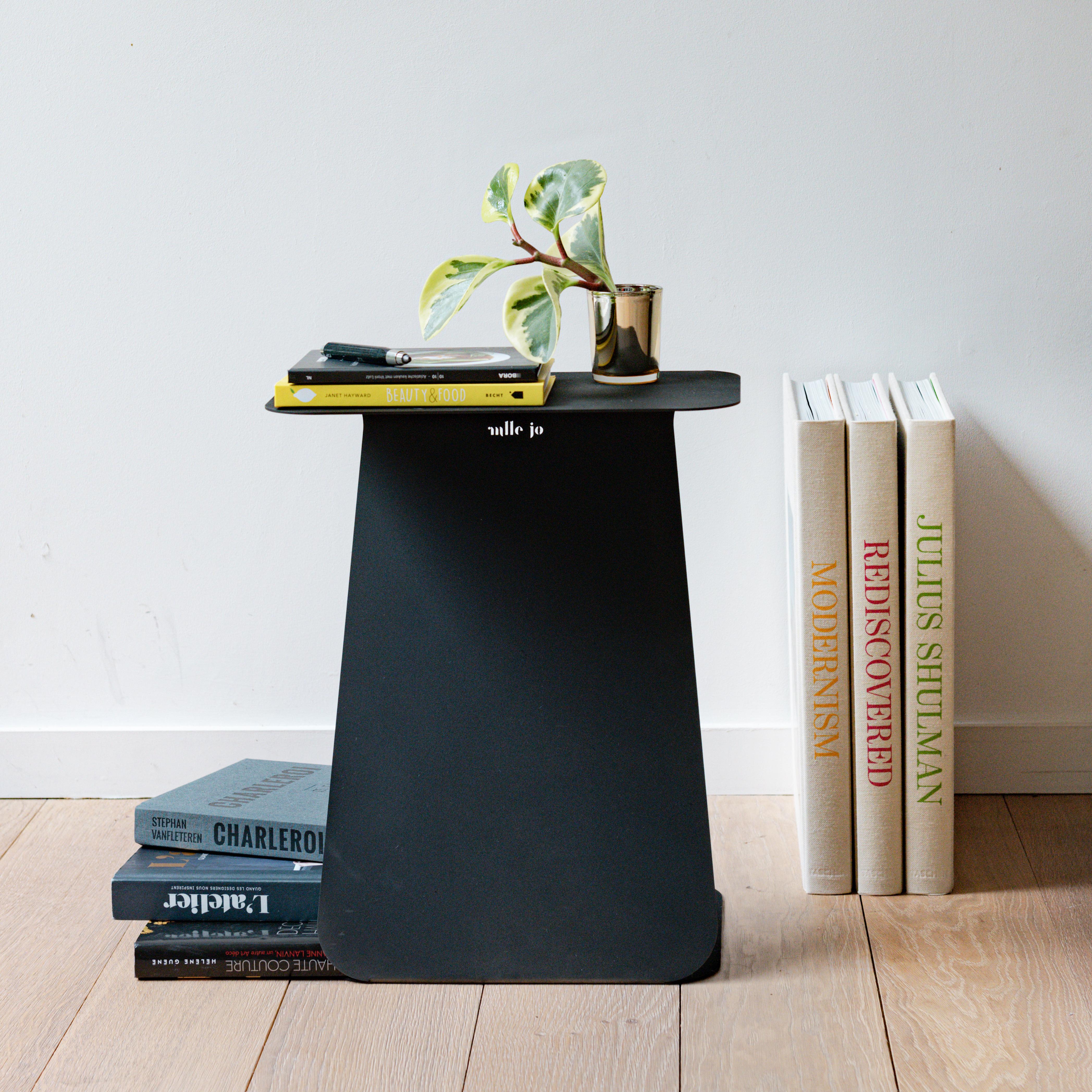 Belgian YOUMY Round Black Side Table by Mademoiselle Jo For Sale