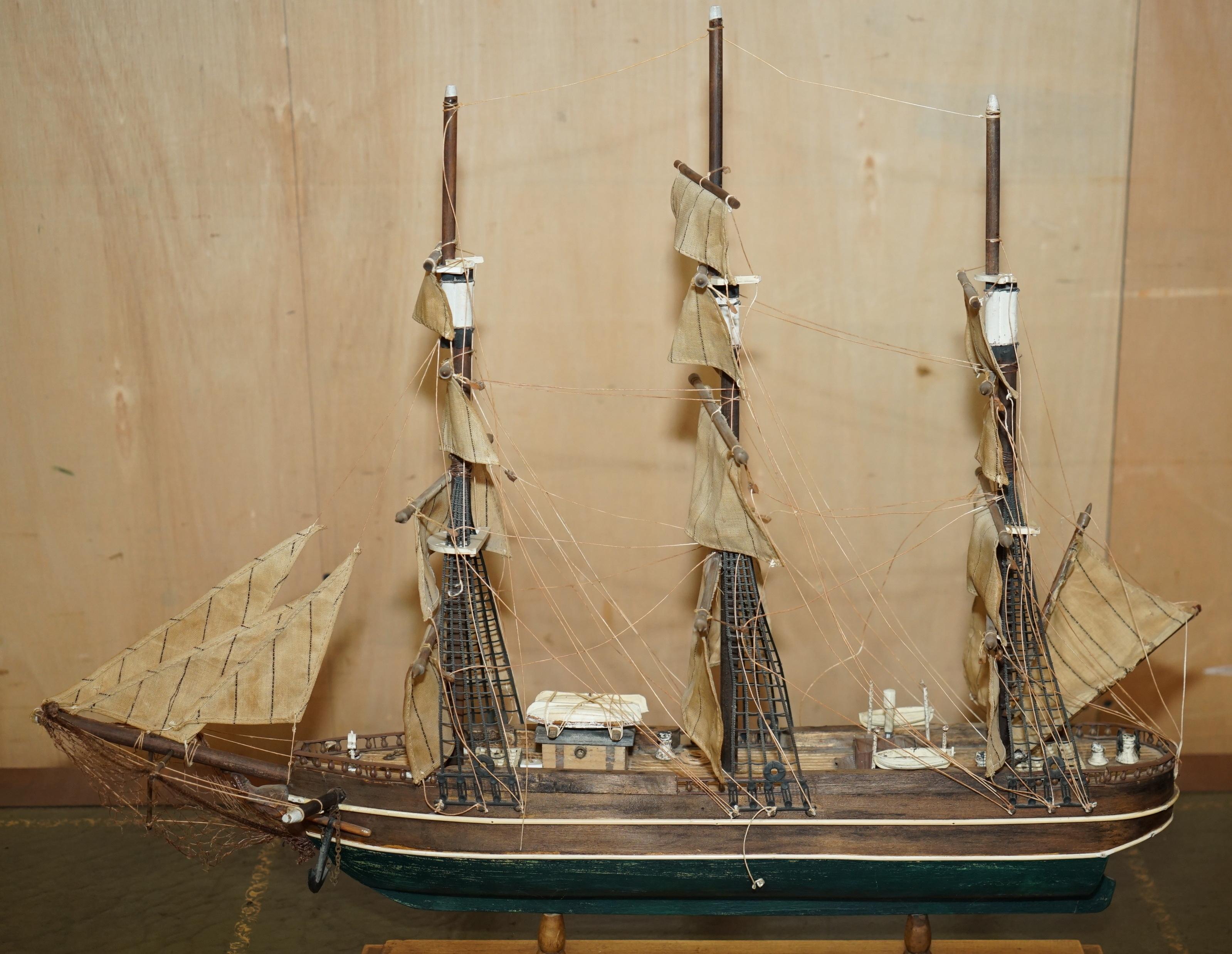 Young America Clipper Ship 1853 Modelo Representación Realista Gran Tamaño en Bueno estado para la venta en West Sussex, Pulborough