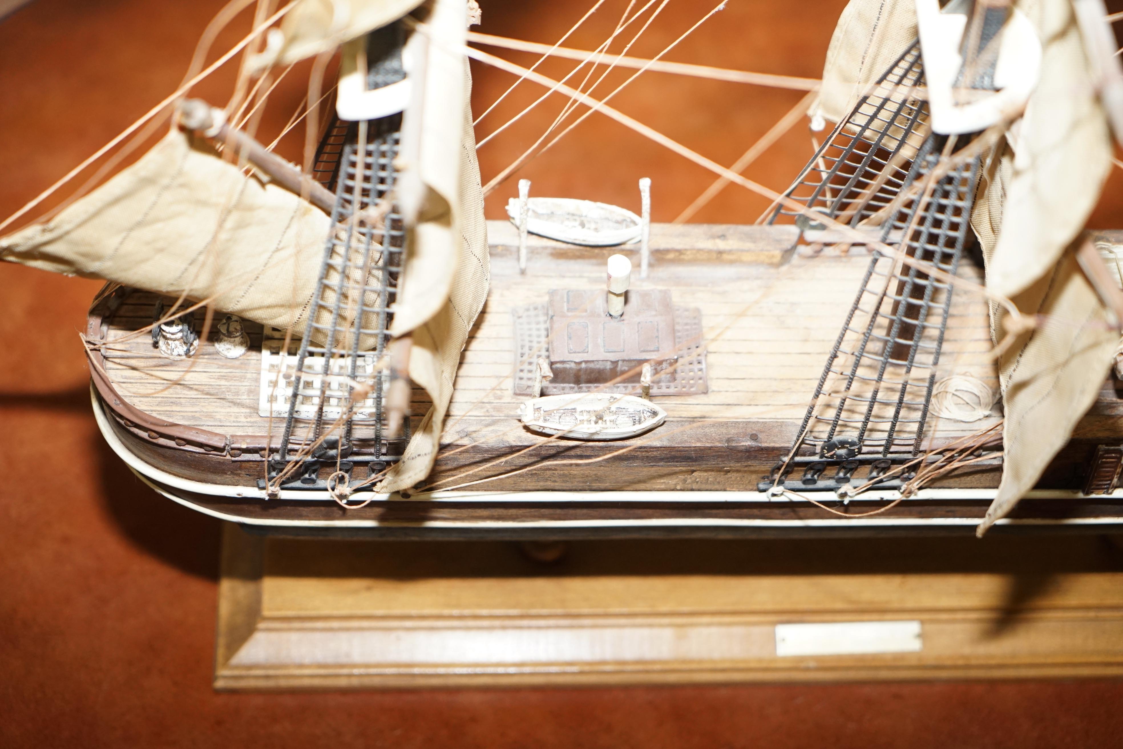 Young America Clipper Ship 1853 Model Realistic Representation Large Sized In Good Condition In West Sussex, Pulborough