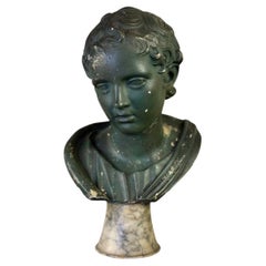 Jovencito, busto de escayola con pátina verde, hacia 1900