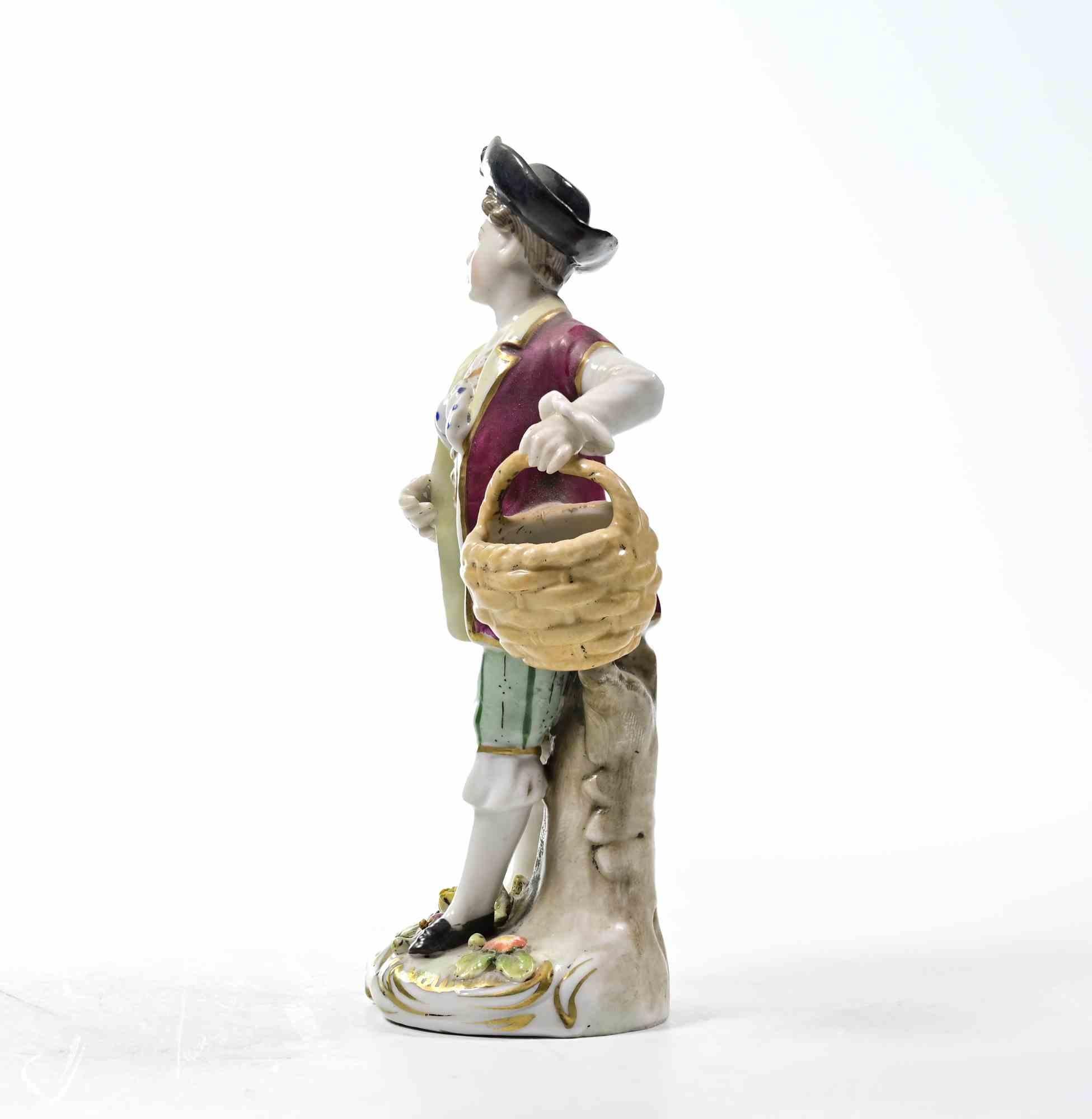 Ceramica Scultura di ragazzo, inizio XX secolo in vendita