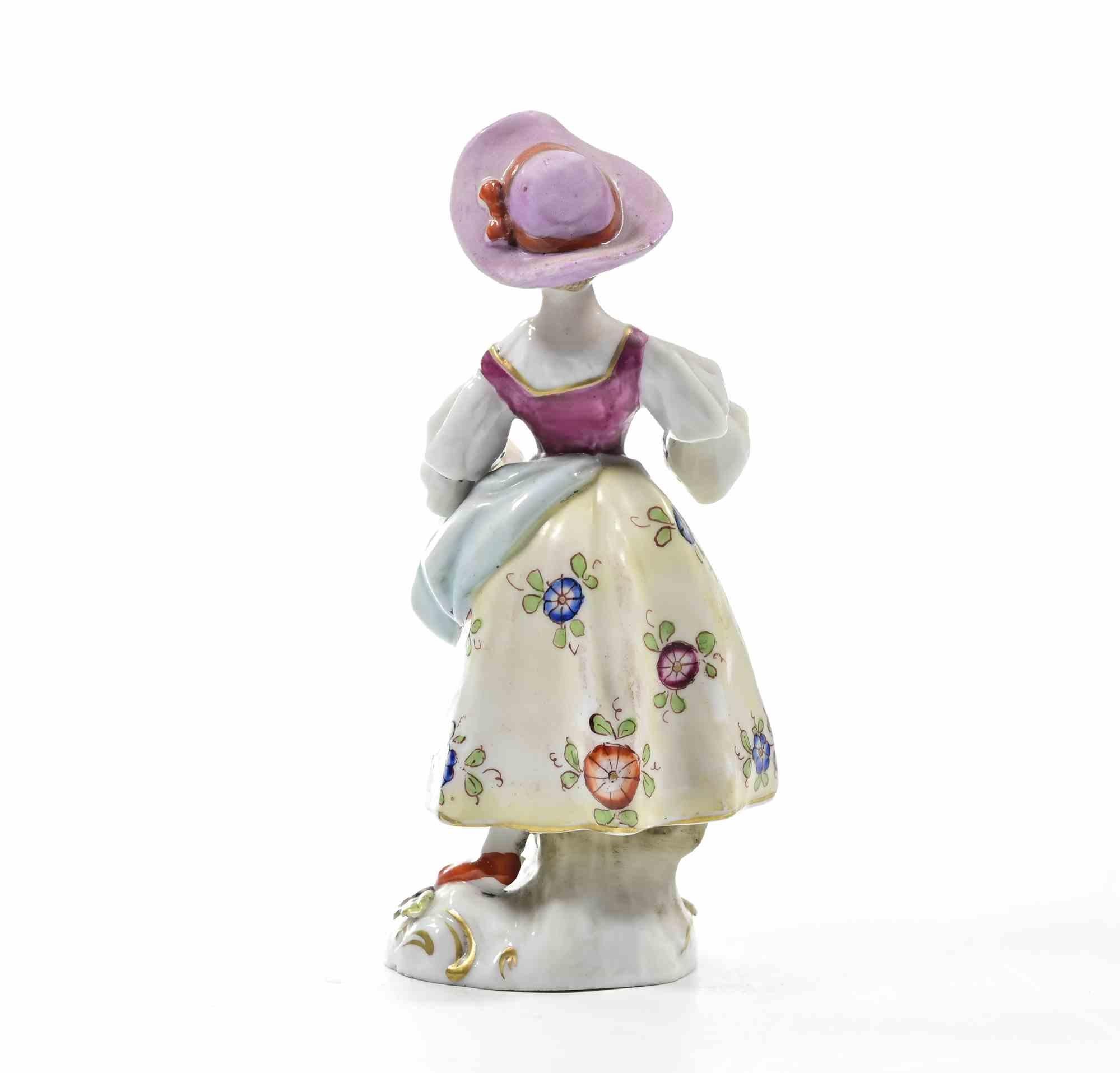 italien Sculpture de jeune fille de l'école de Capodimonte, début du 20e siècle en vente