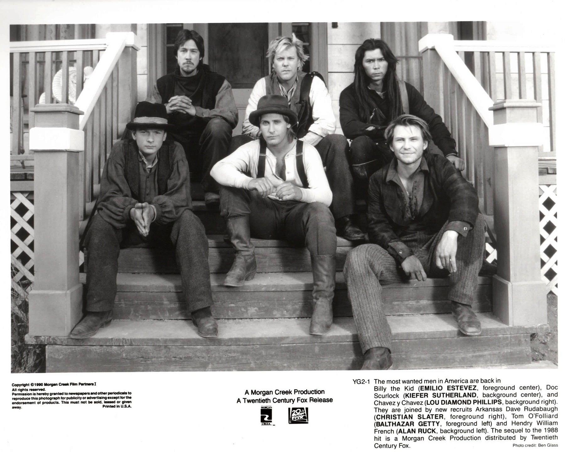 Papier Young Guns 1988 Publicity Film Movie Press Still Framed en vente