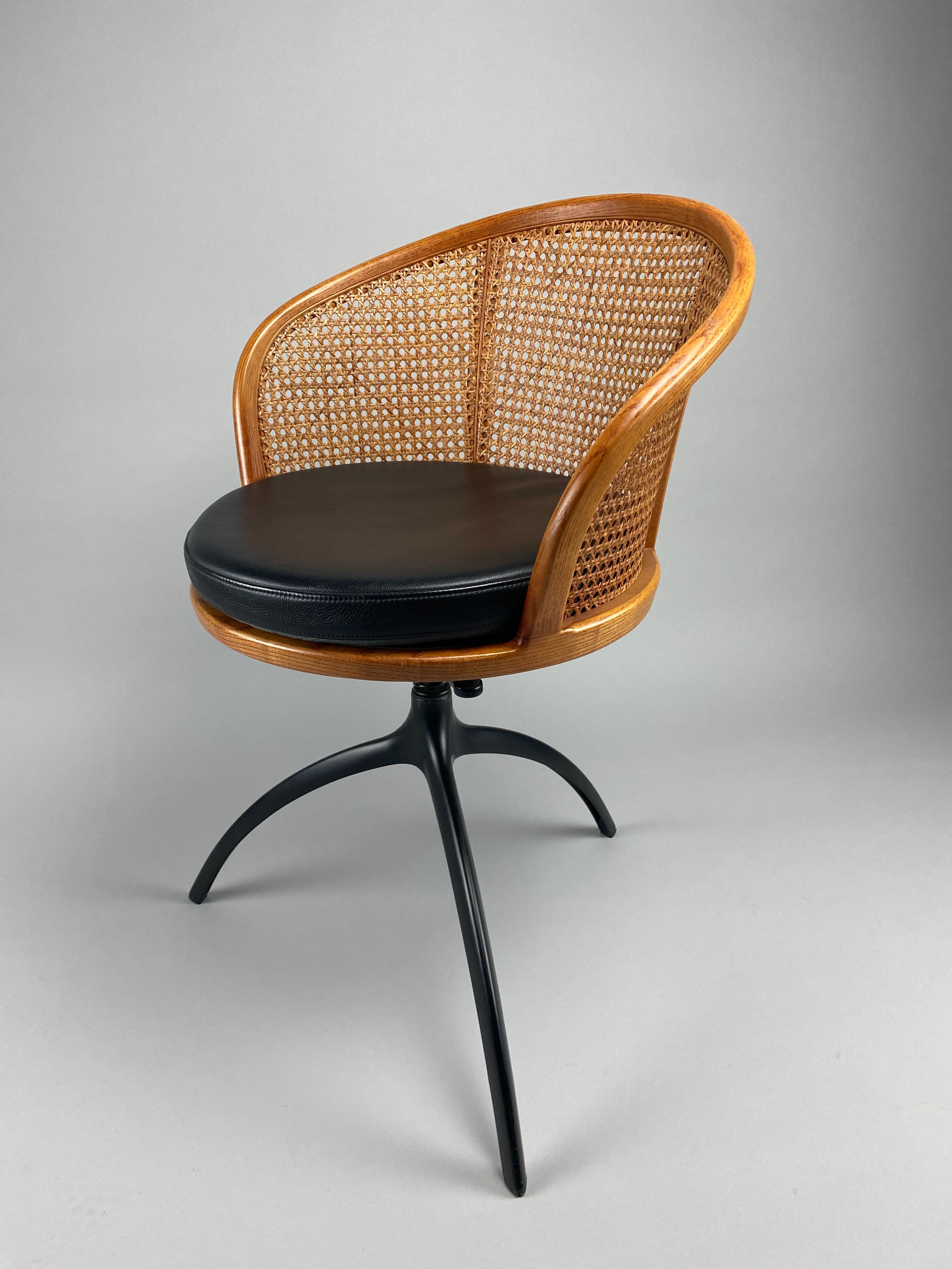 Chaise pivotante de Paolo Rizzatto Bon état - En vente à Weesp, NL