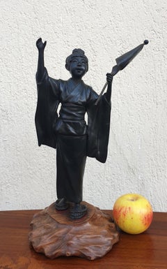 Young Lady With Umbrella, Bronze Japan, Meiji Era, 19th Century