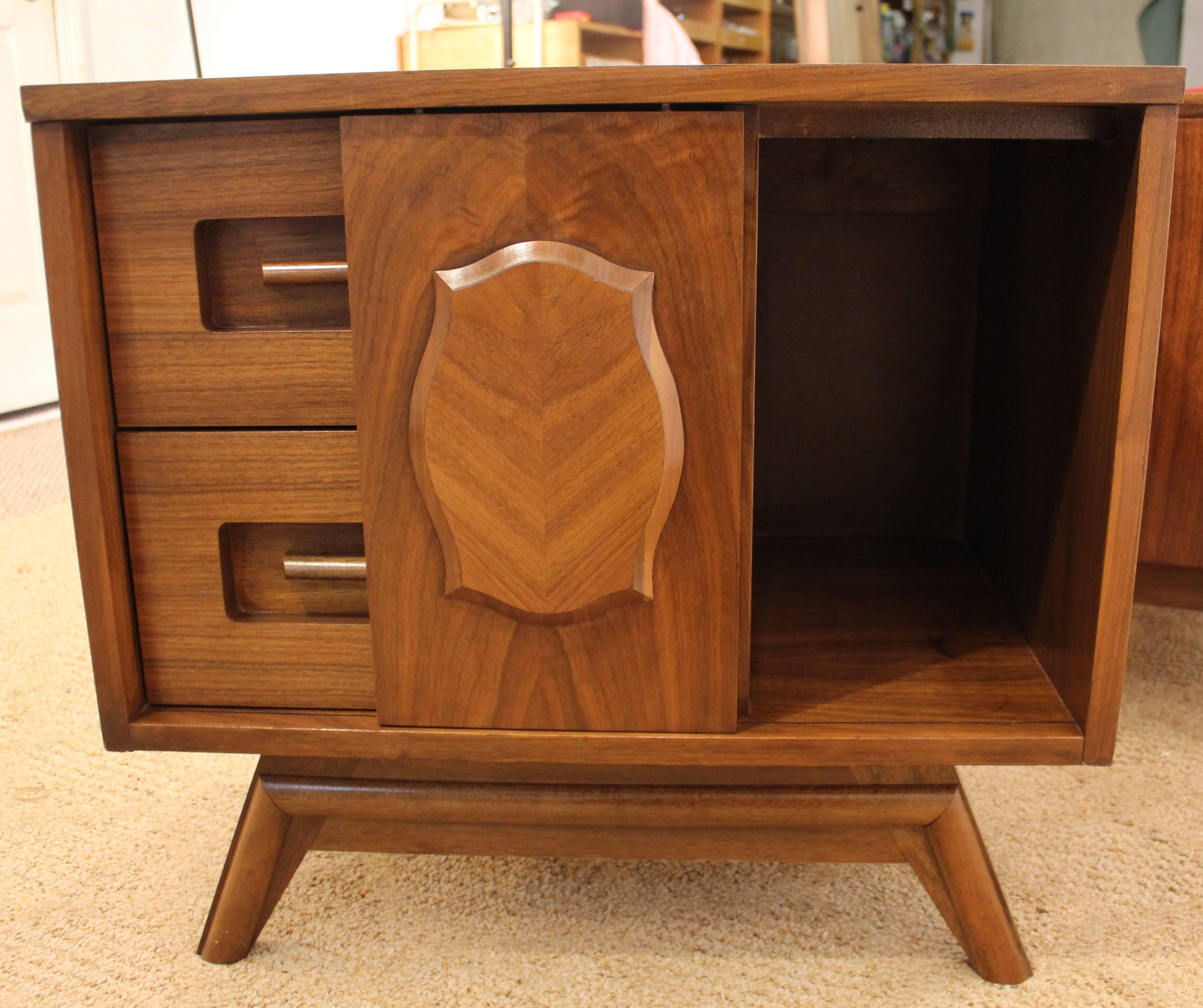 Mid-Century Modern Young Manufacturing Co. Parqueted Sliding Door Nightstands