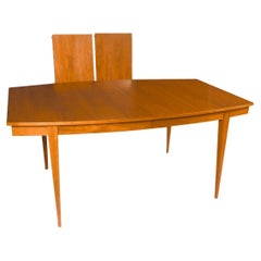 Young Manufacturing Mid-Century Extending Walnut Dining Table