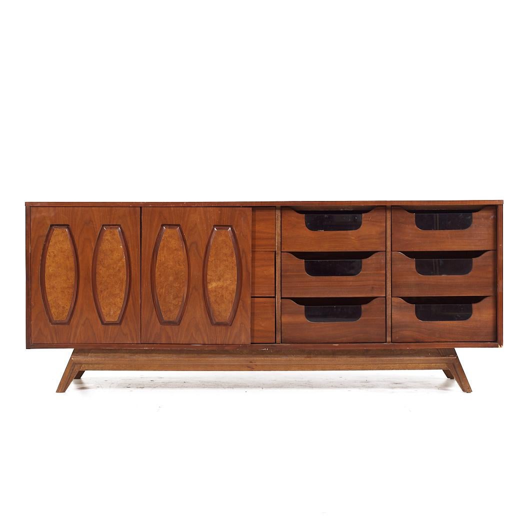 Young Manufacturing Mid Century Walnut and Burlwood Lowboy Dresser For Sale 3