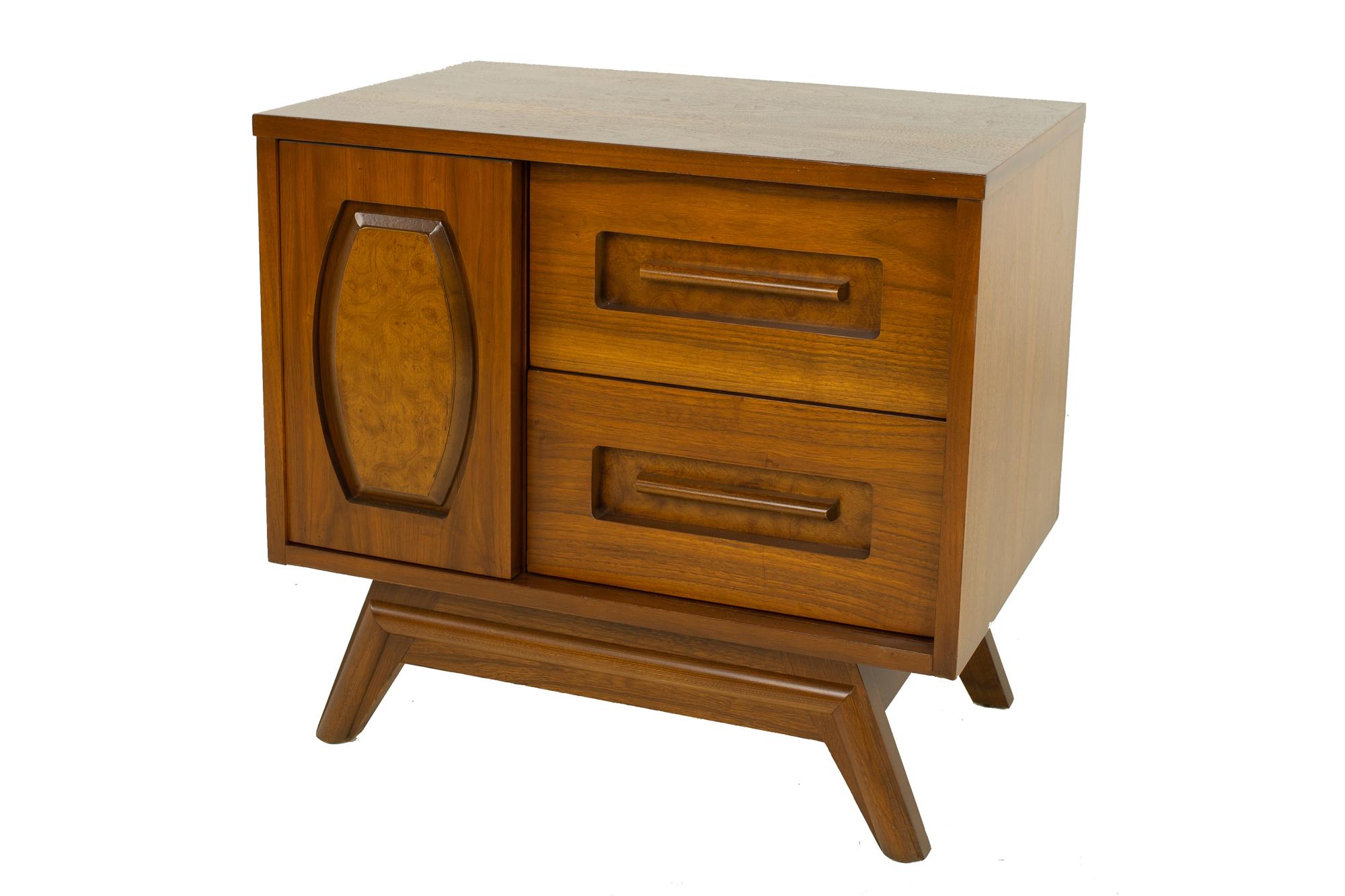 Young Manufacturing Mid Century Walnut and Burlwood Nightstands, a Pair 2