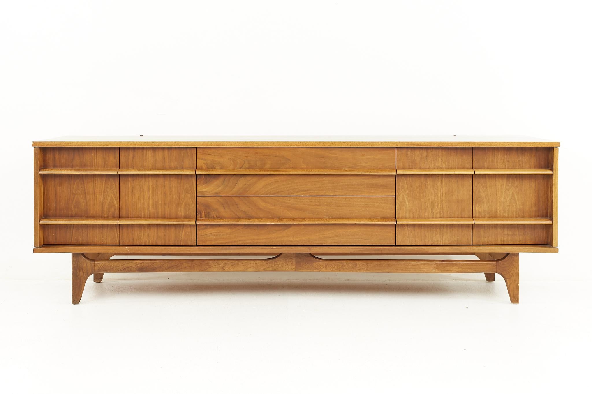 Young Manufacturing Mid Century Walnut Buffet and Hutch 2