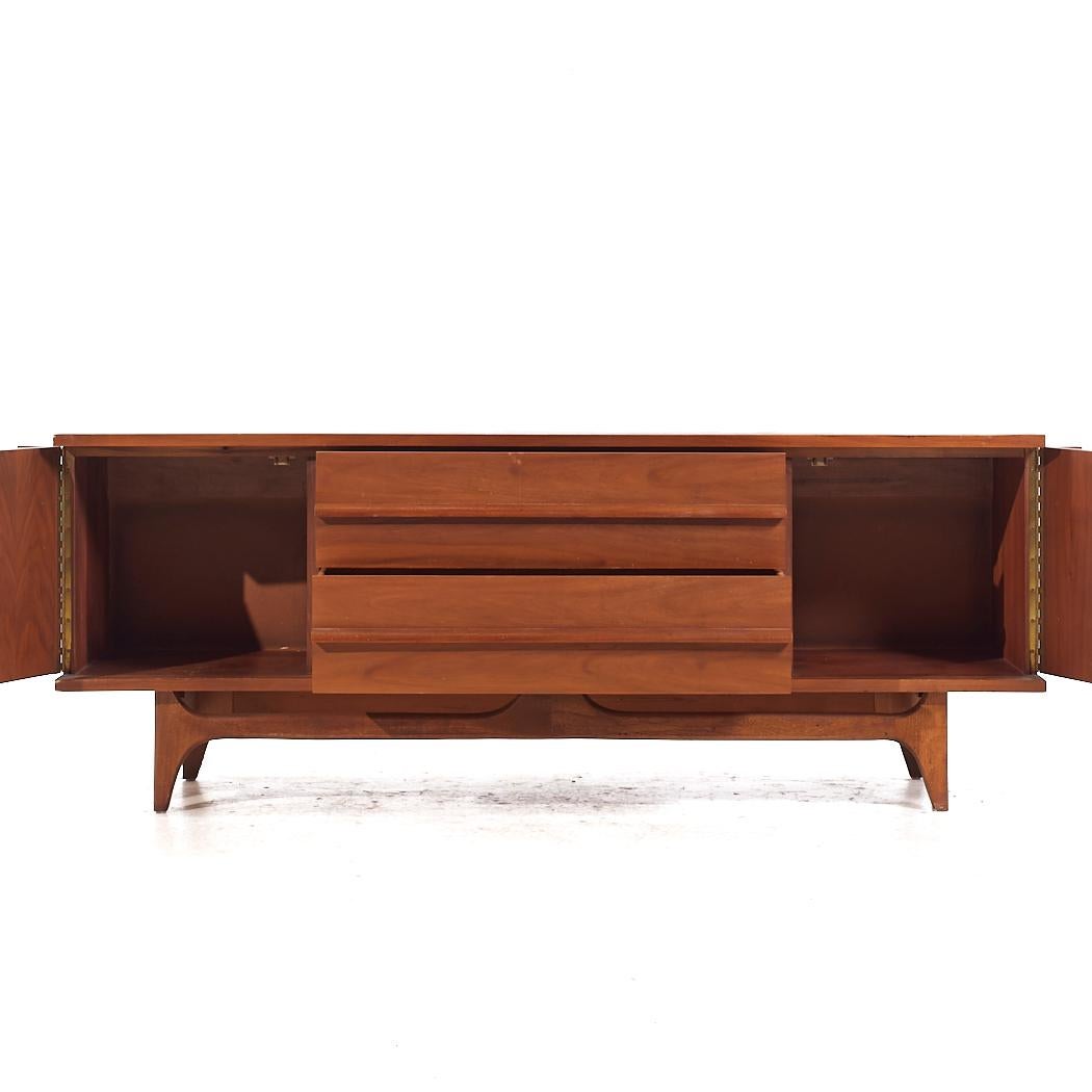 Young Manufacturing Mid Century Walnut Curved Credenza and Hutch 3