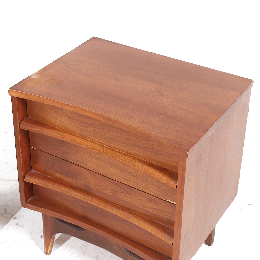 Young Manufacturing Mid Century Walnut Curved Front Nightstands - Pair 4