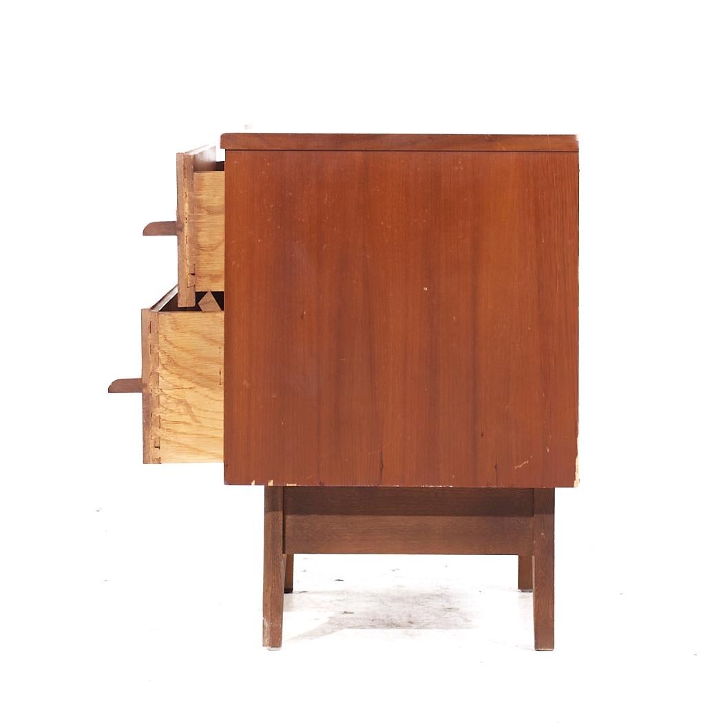 Young Manufacturing Mid Century Walnut Curved Front Nightstands - Pair 2