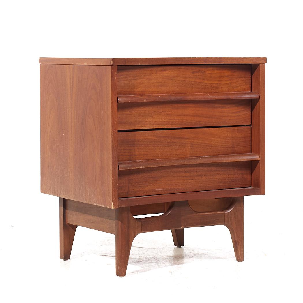 American Young Manufacturing Mid Century Walnut Curved Nightstands - Pair For Sale
