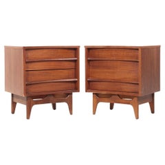 Mesillas de noche curvadas de nogal Young Manufacturing Mid Century - Pareja