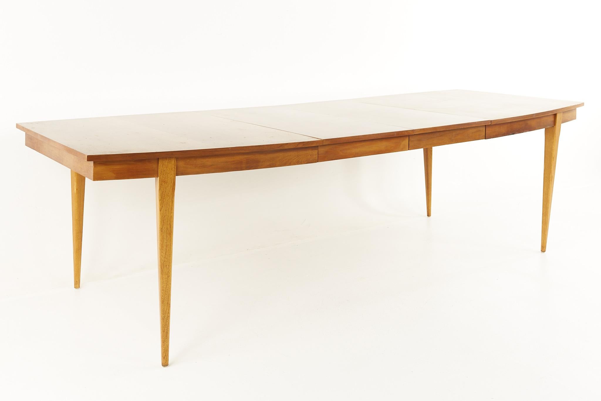 Young Manufacturing Mid Century Walnut Dining Table with 2 Leaves 5