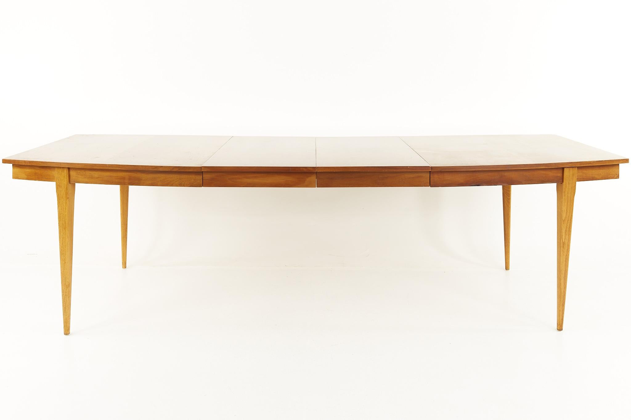 Young Manufacturing Mid Century Walnut Dining Table with 2 Leaves 6