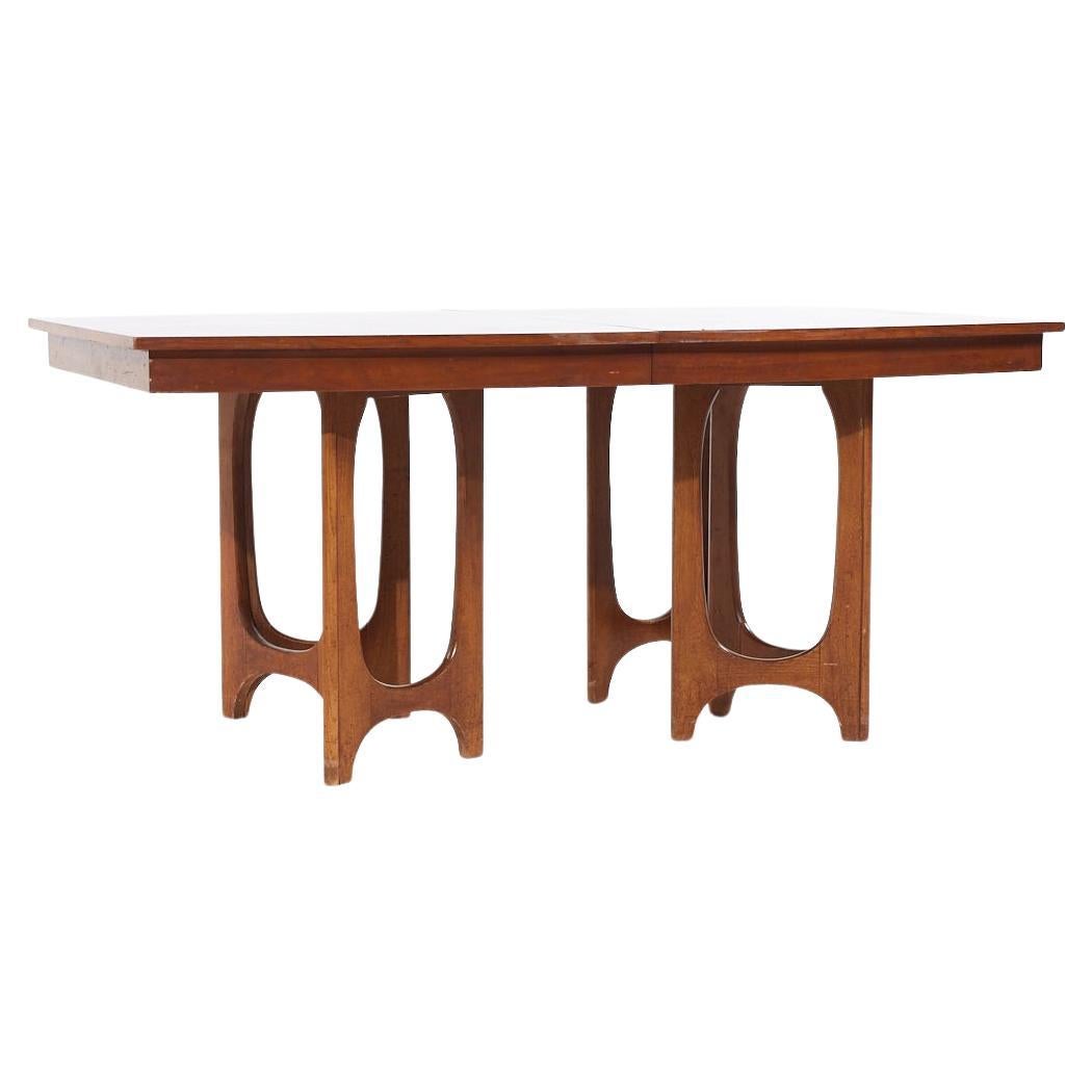 Young Manufacturing Mid Century Walnut Expanding Dining Table with 2 Leaves For Sale