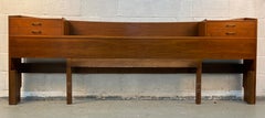 Testiera King in noce stile Mid-Century di Young Manufacturing