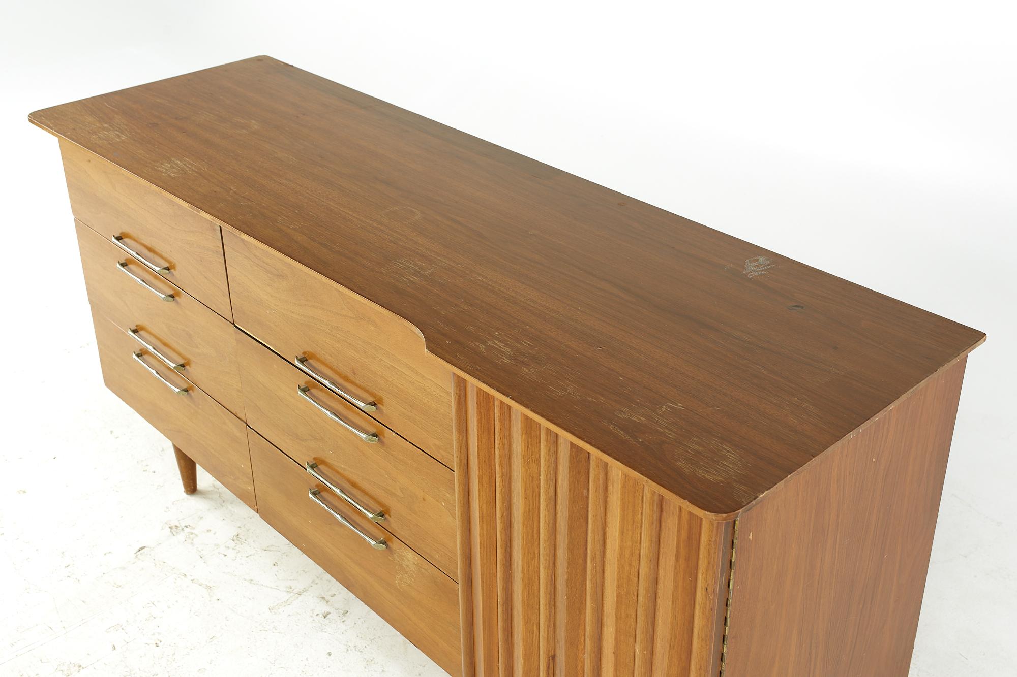Late 20th Century Young Manufacturing Midcentury Walnut Lowboy Dresser For Sale