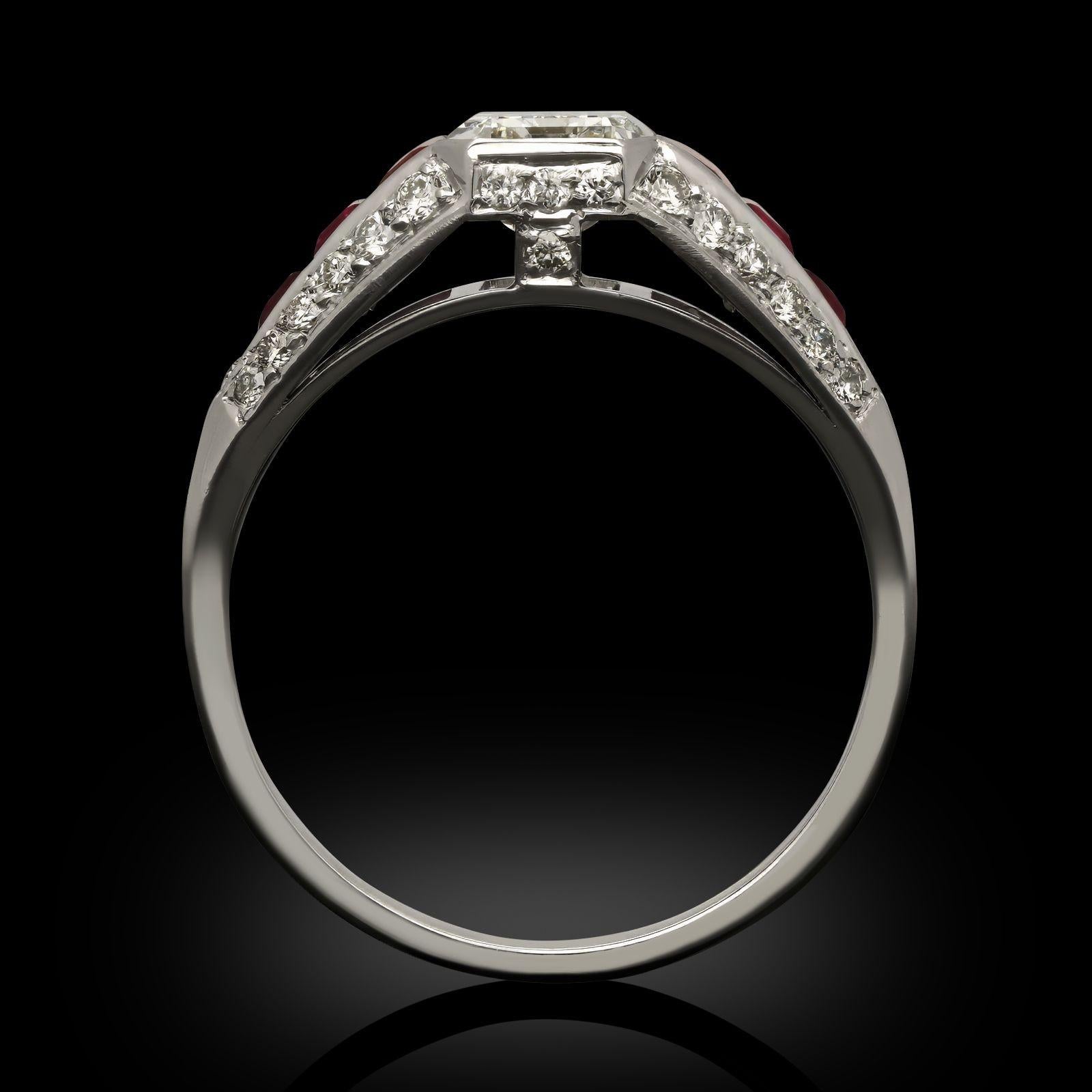 Young & Stephens Bague de 1,35ct diamant taille émeraude et rubis circa 1985 en vente 1