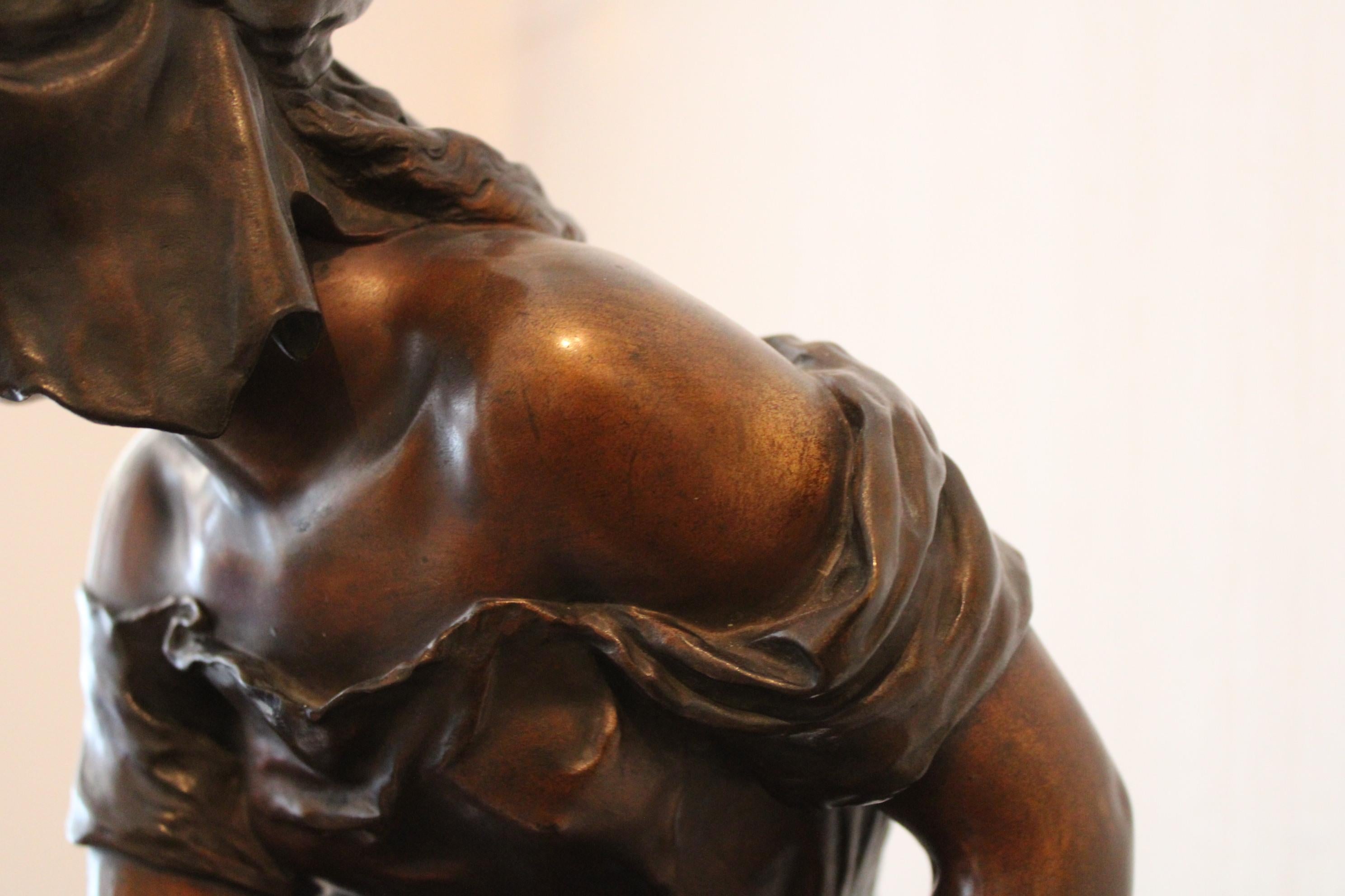 « Jeune femme à la fontaine » en bronze de Mathurin Moreau, France, XIXe siècle Bon état à Paris, FR
