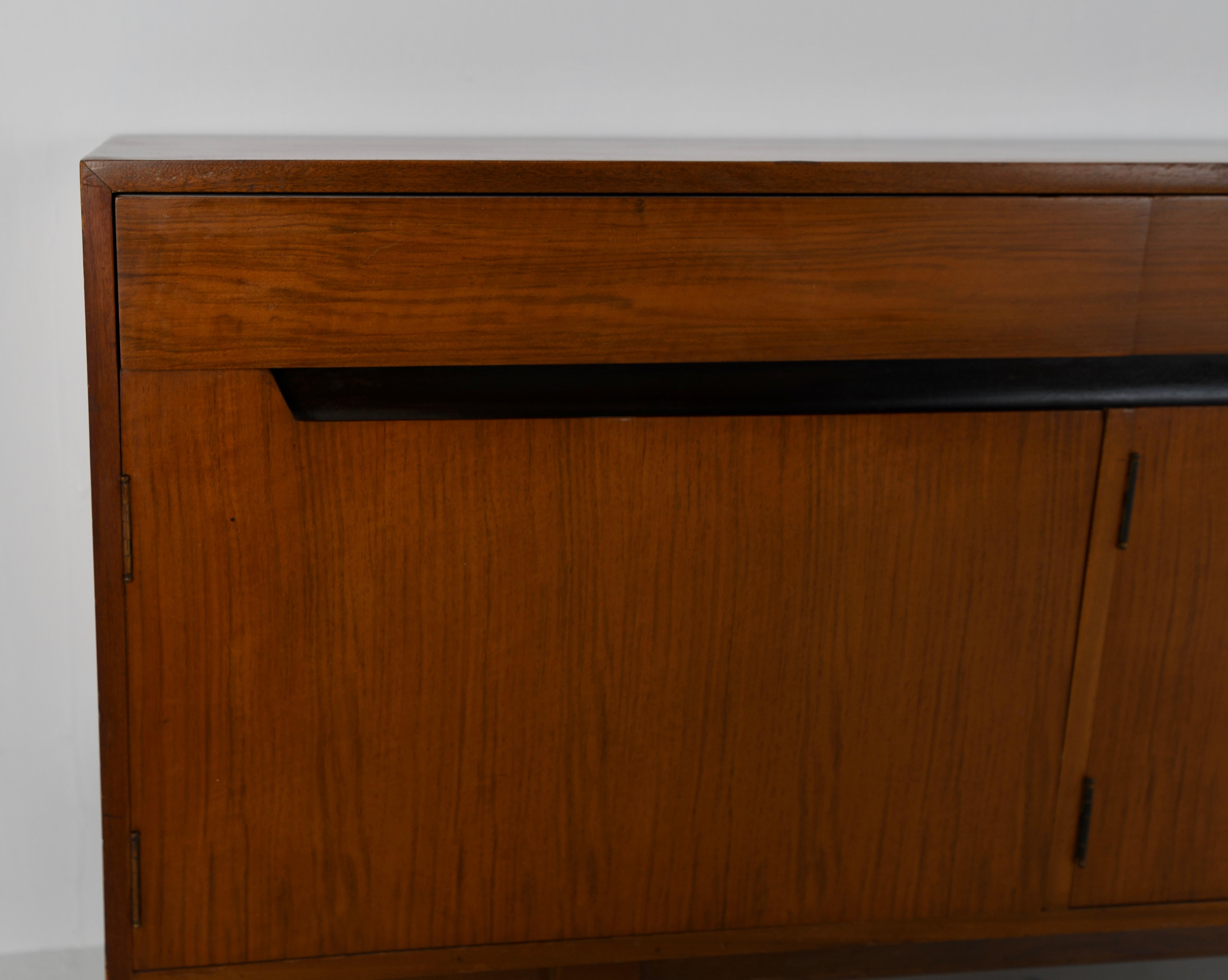 Younger Minimalist Satinwood Teak Sideboard, 1960s In Good Condition For Sale In everton lymington, GB