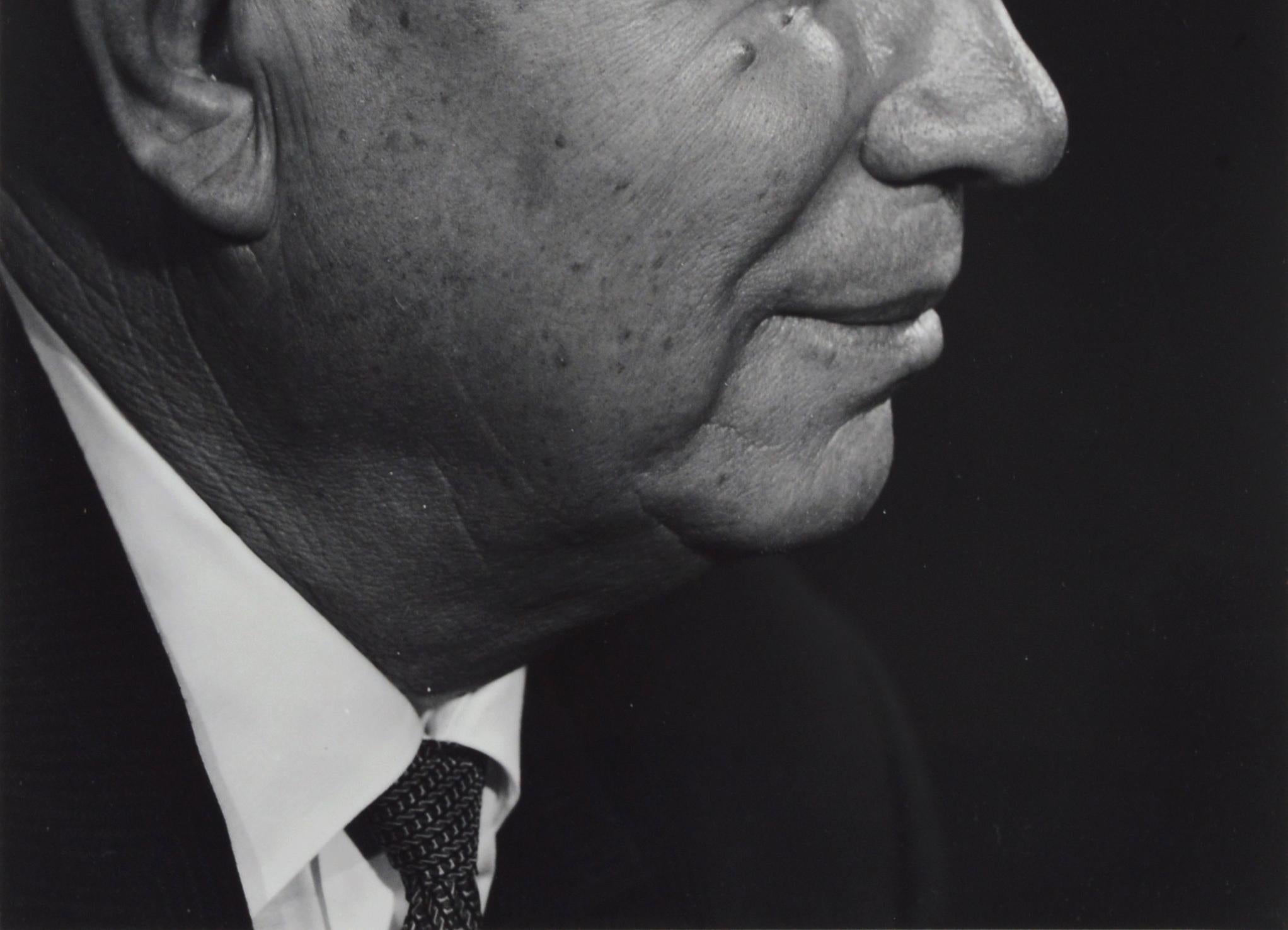 Exquisite Schwarz-Weiß-Fotografie von Nikita Chruschtschow, ein Porträt im Profil des ehemaligen Ministerpräsidenten der Sowjetunion, von Yousuf Karsh (Armenier, 1908-2002) aus seiner Sitzung 1963. Dieses Stück ist unsigniert, wurde aber 2006 von