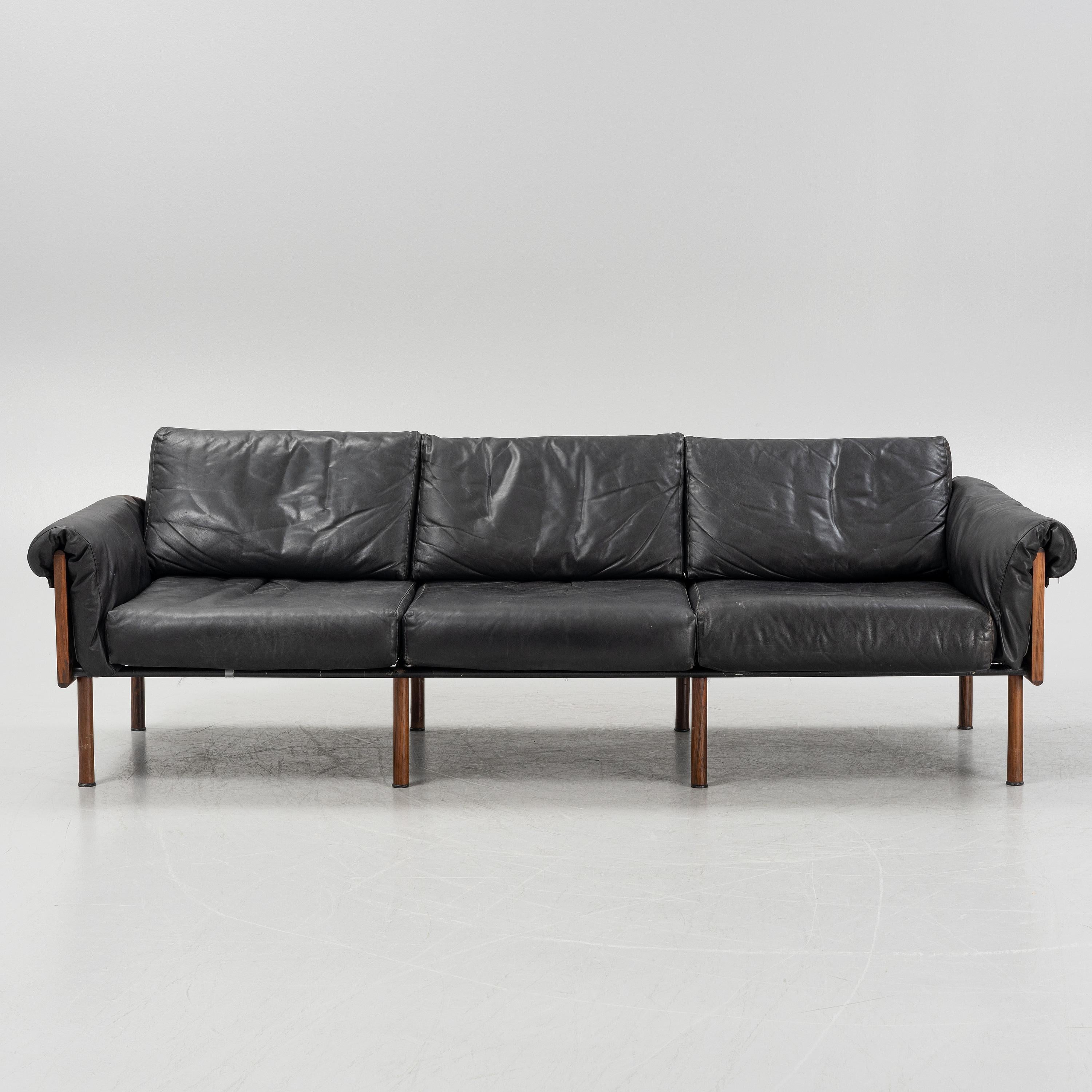 Yrjö Kukka a Rosewood Sofa Model Ateljee for Haimi Finland, 1960 In Good Condition For Sale In Paris, FR