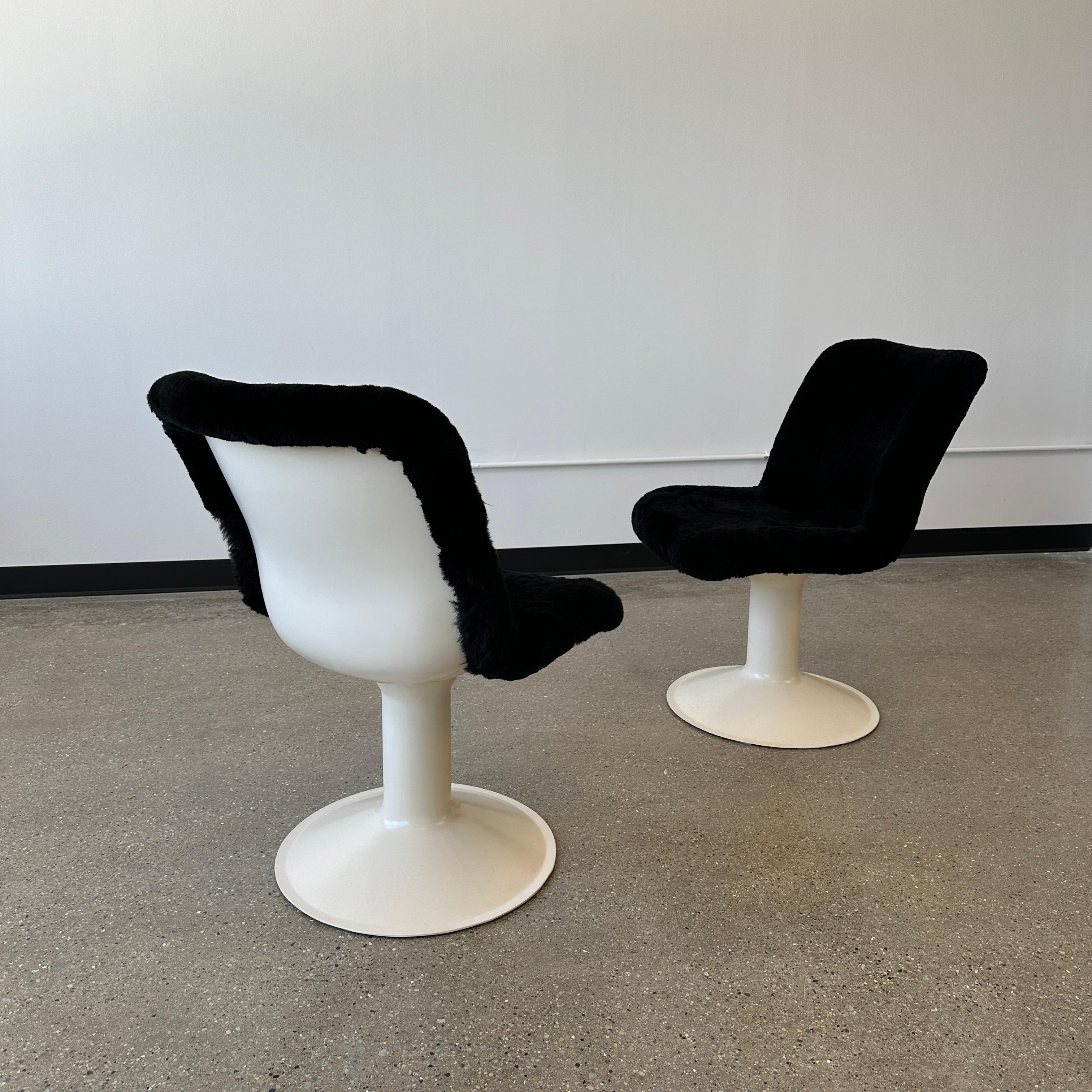 Yrjö Kukkapuro Chairs in Shearling In Good Condition For Sale In Chicago, IL