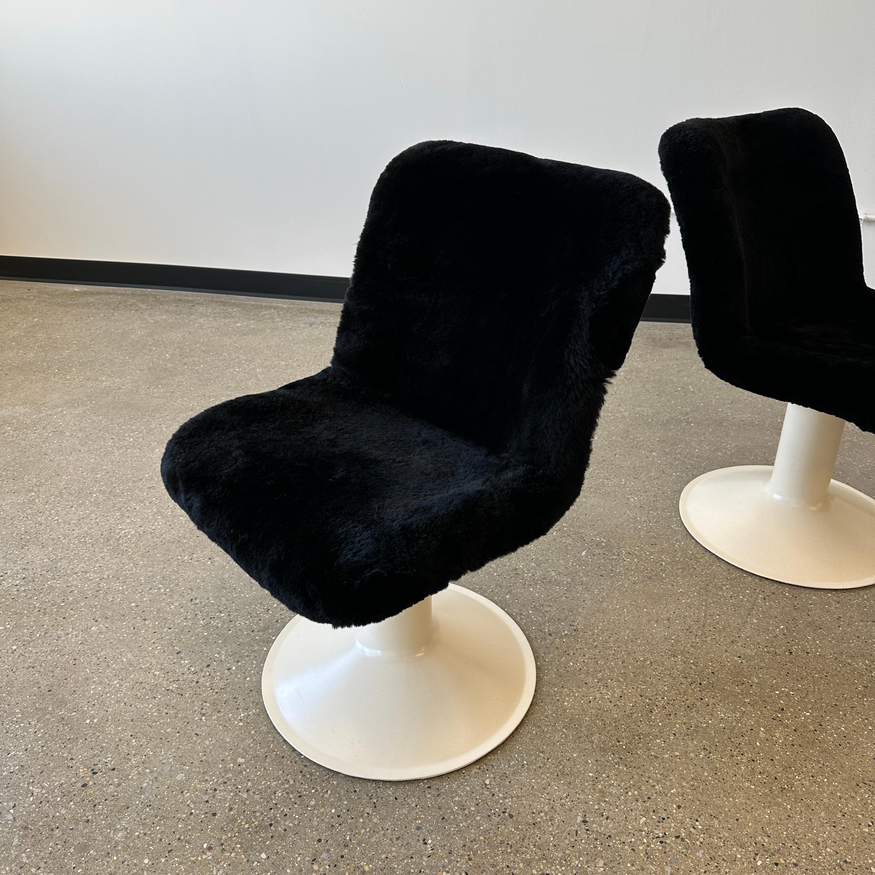Yrjö Kukkapuro Chairs in Shearling For Sale 1