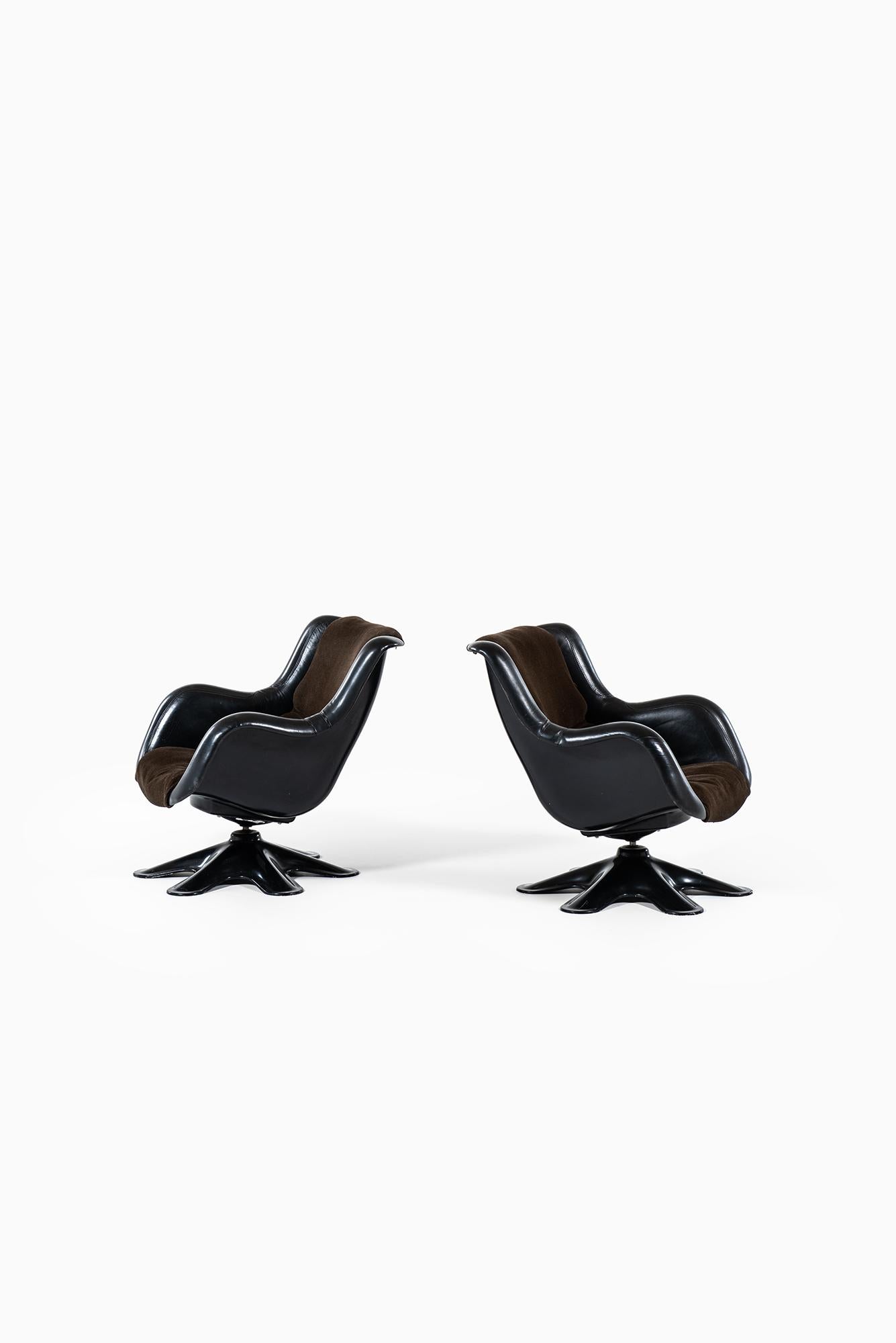 Leather Yrjö Kukkapuro Easy Chairs Model 418 Produced by Haimi in Finland For Sale