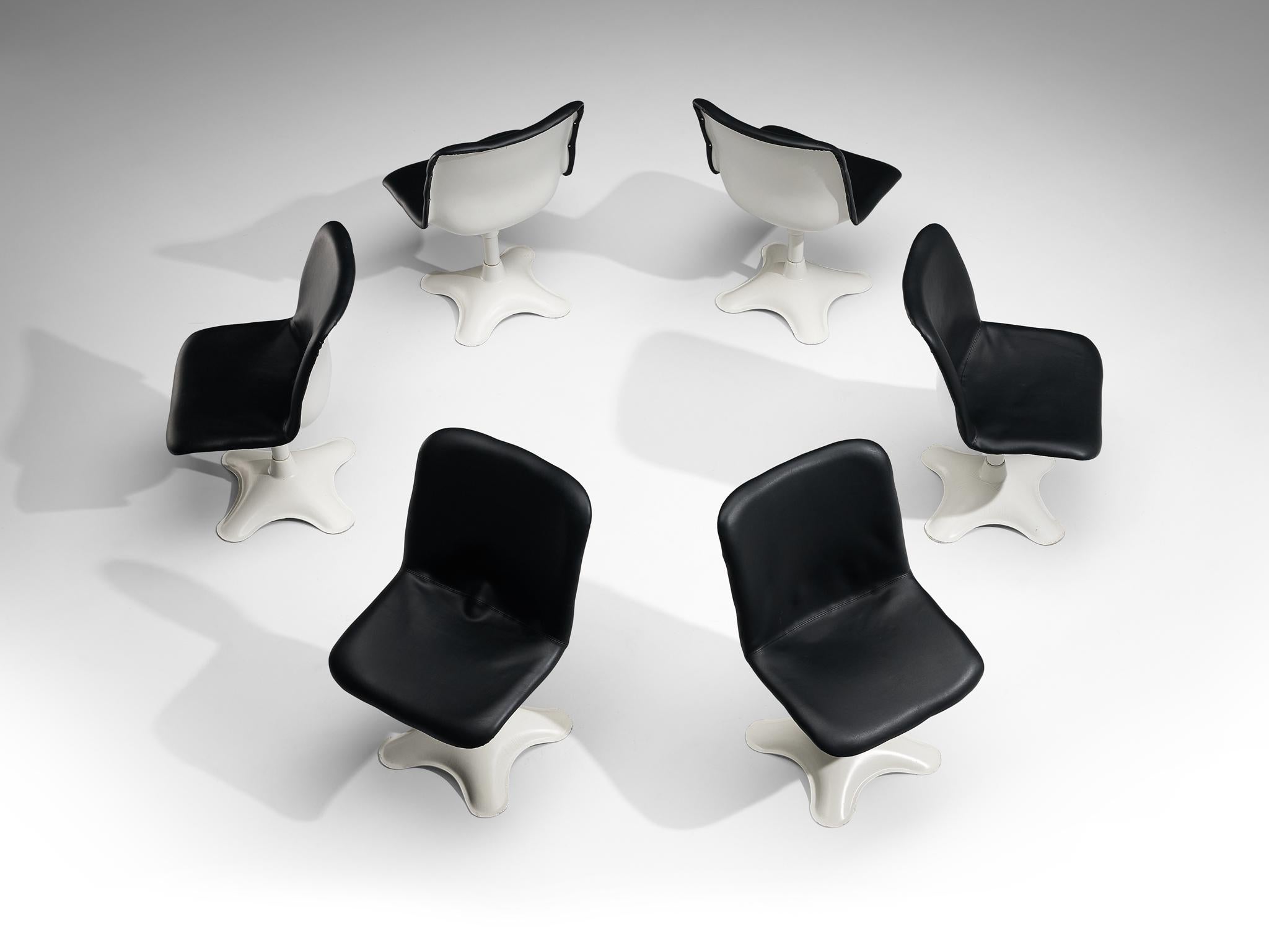 Yrjö Kukkapuro pour Haimi Ensemble de six chaises de salle à manger en cuir noir  en vente 1