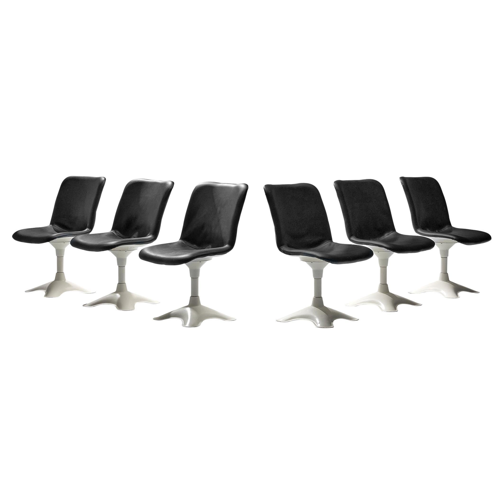 Yrjö Kukkapuro para Haimi Conjunto de seis sillas de comedor de fibra de vidrio y cuero negro