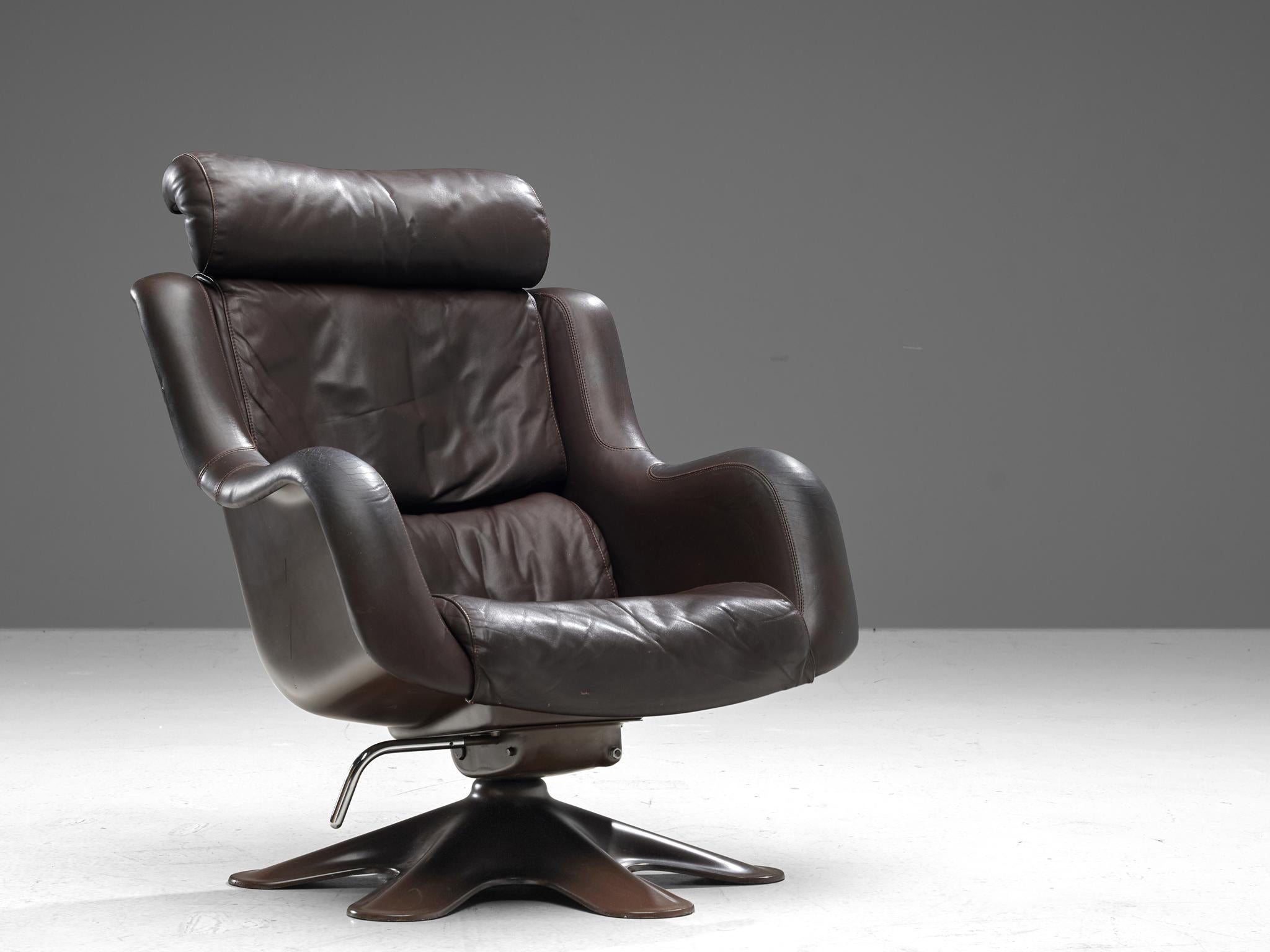 Yrjo Kukkapuro Karuselli Chair and Ottoman In Good Condition In Waalwijk, NL