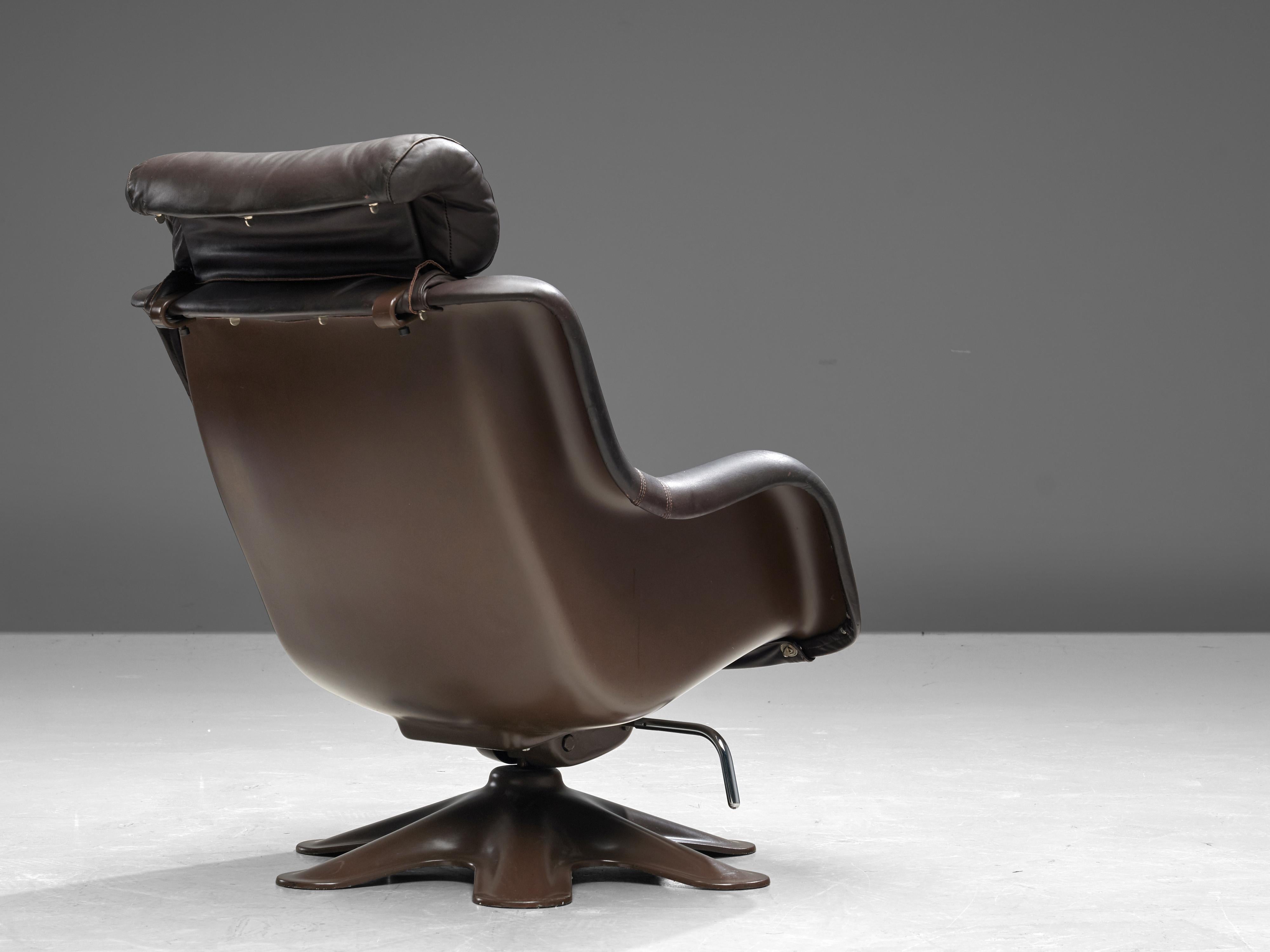 Yrjo Kukkapuro Karuselli Chair and Ottoman in Leather 3